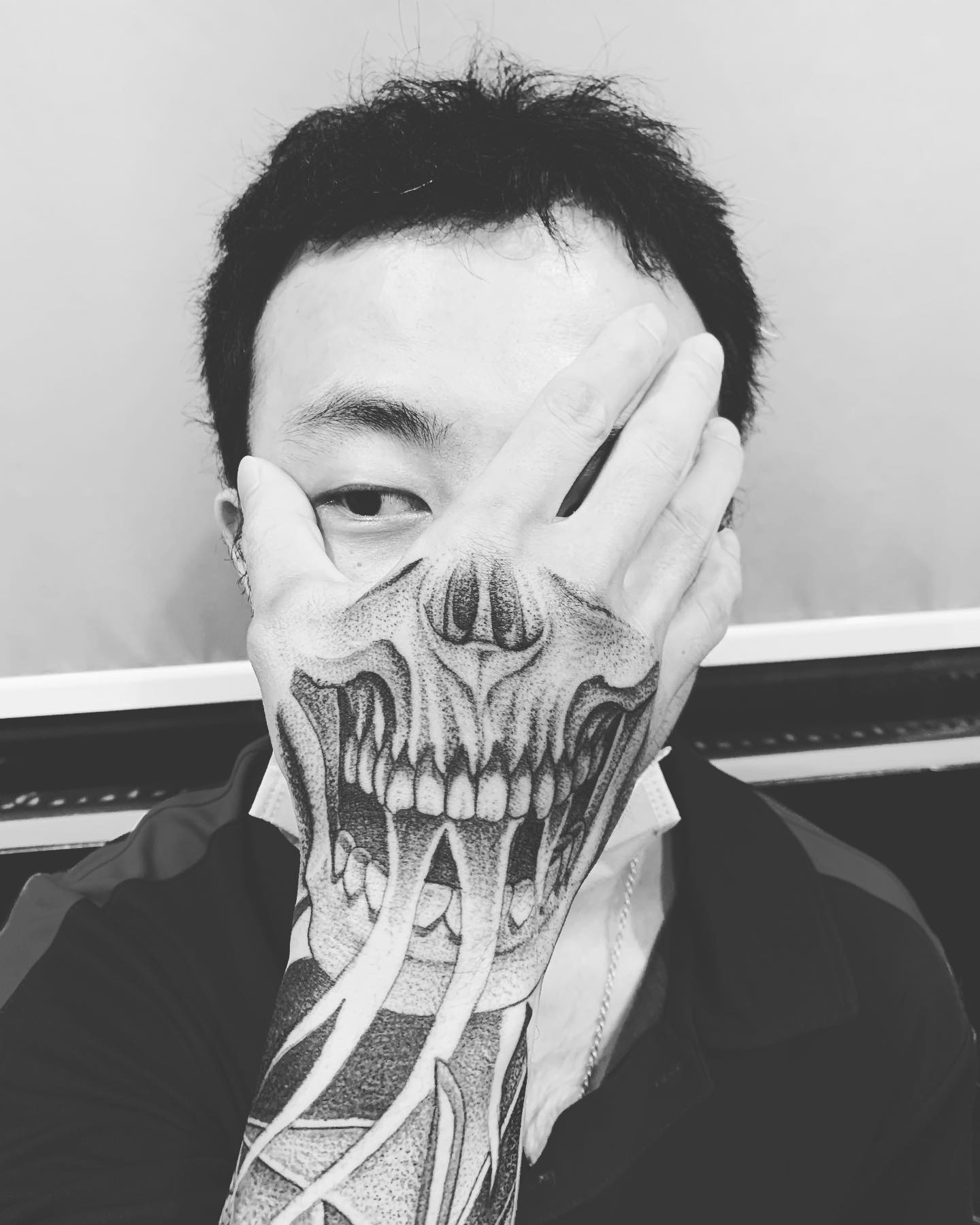 大展紋身-艋舺彫展 - 吐起來😤#骷髏 #面 #手盤紋身 #手盤刺青 #tattoo #dztattoo #tiawantattoo #大展 ...