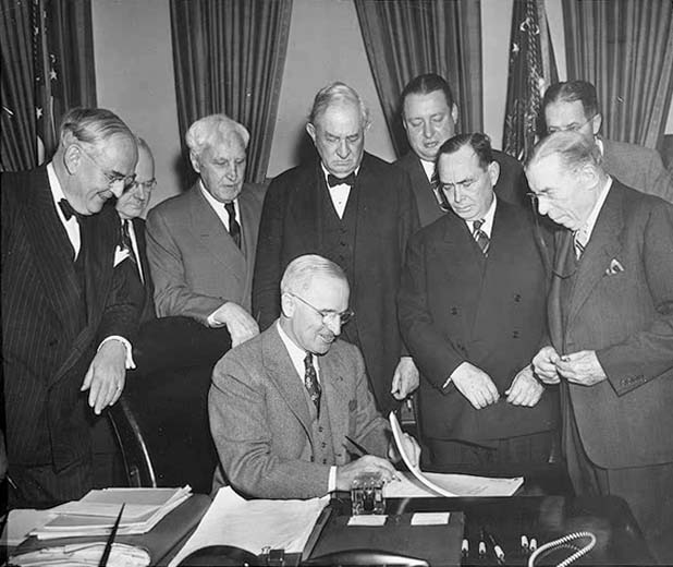 Европа и сша после второй мировой. План Маршалла 1948. Маршалл план Маршалла. Президент в ВОВ 2 США Трумэн. Трумен Гарри Трумэн