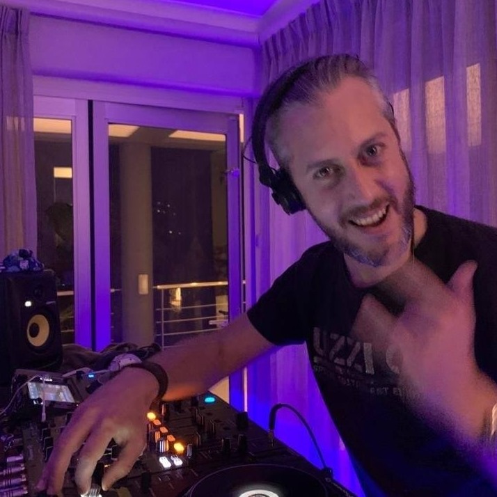 garethc-there-are-worse-places-to-dj-facebook