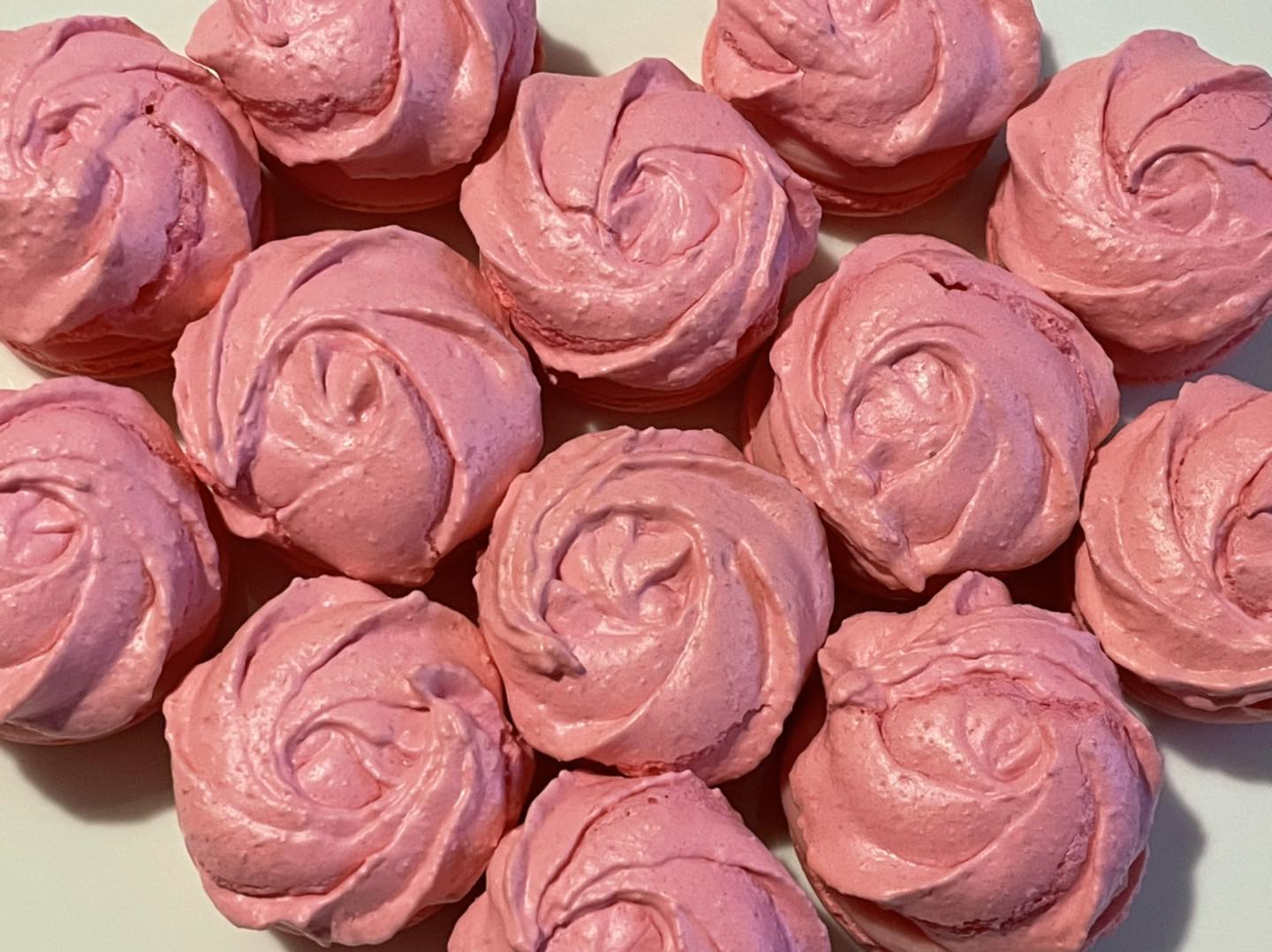 What’s better than a bunch of roses…why... - Meg Moo Macarons | Facebook