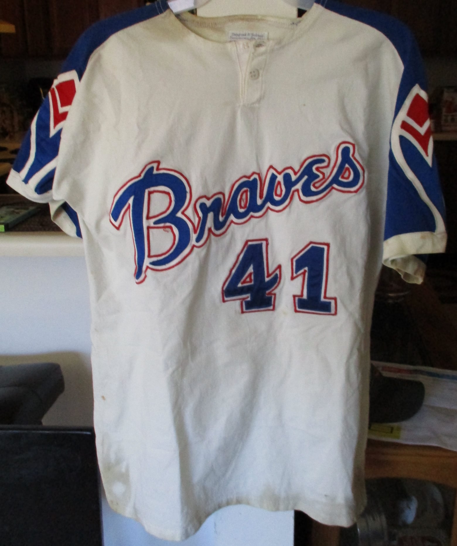 In May and June of 1976, the Braves wore nicknames on their jersey