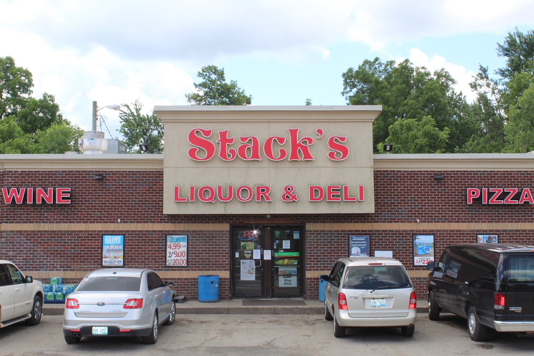 Stack's Liquor & Deli | Belleville MI