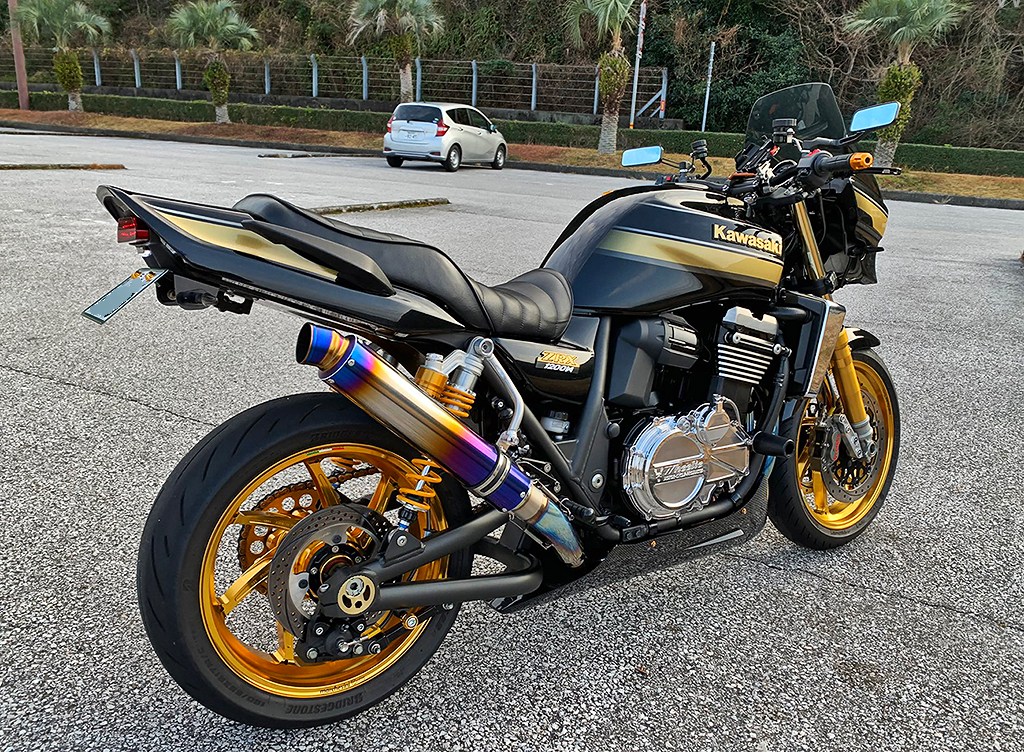 Kawasaki ZRX 1200 DAEG Source: @kymn_aka_ZIBA
