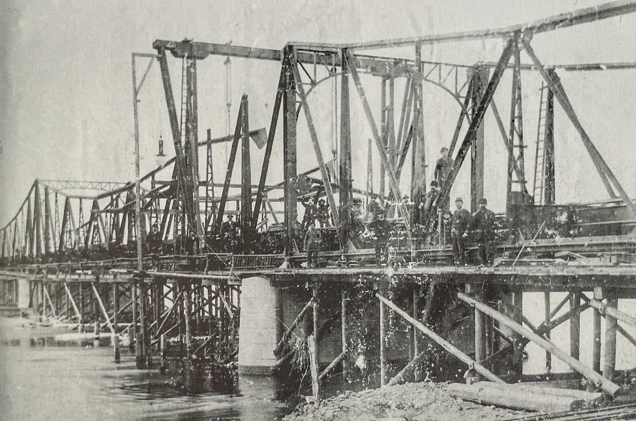 Roding - 📜 Rodinger Regenbrücke ︎ Geschichten aus dem...