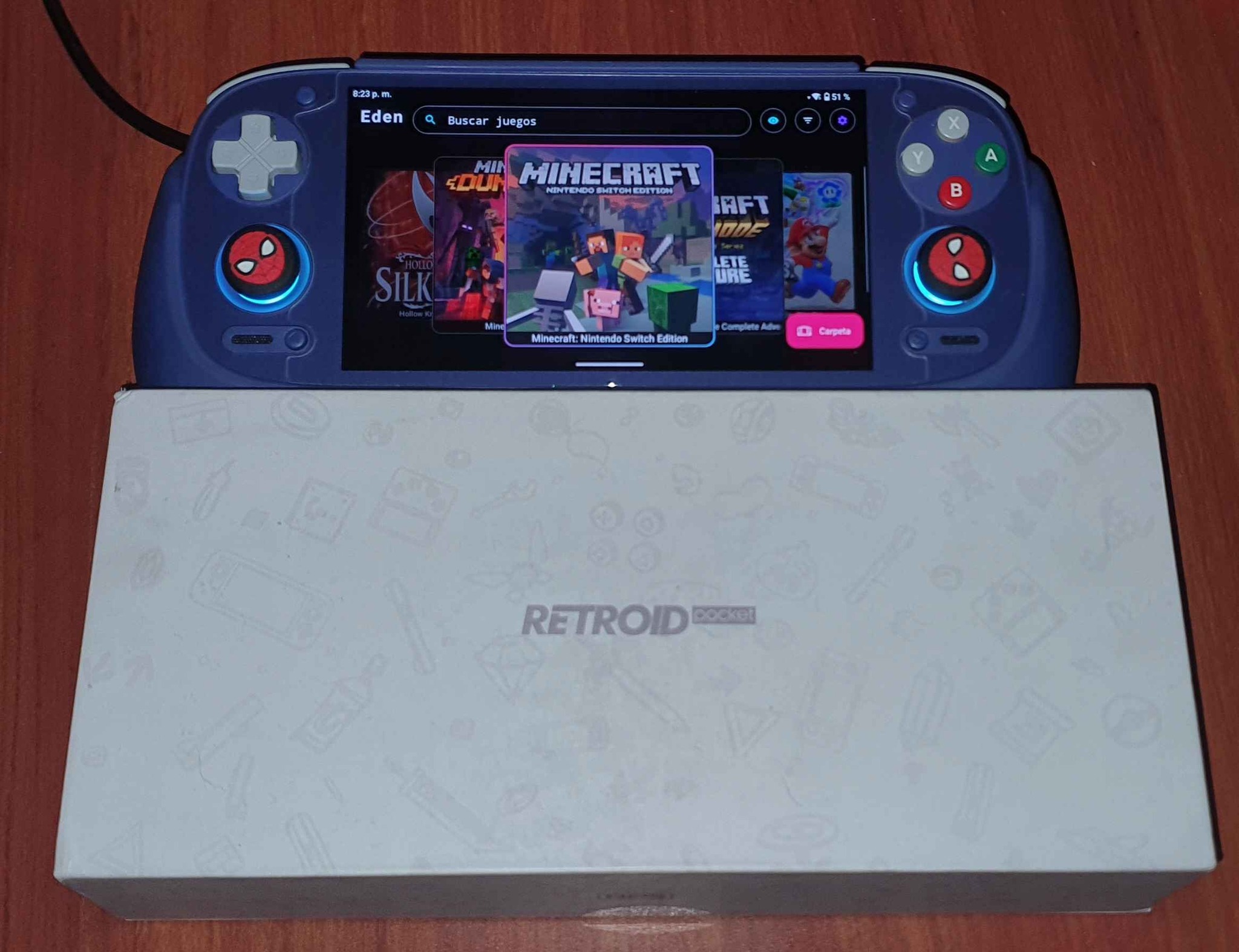 Retroid pocket 5, trae varios emuladores, ps1,ps2,swich,game cube ...