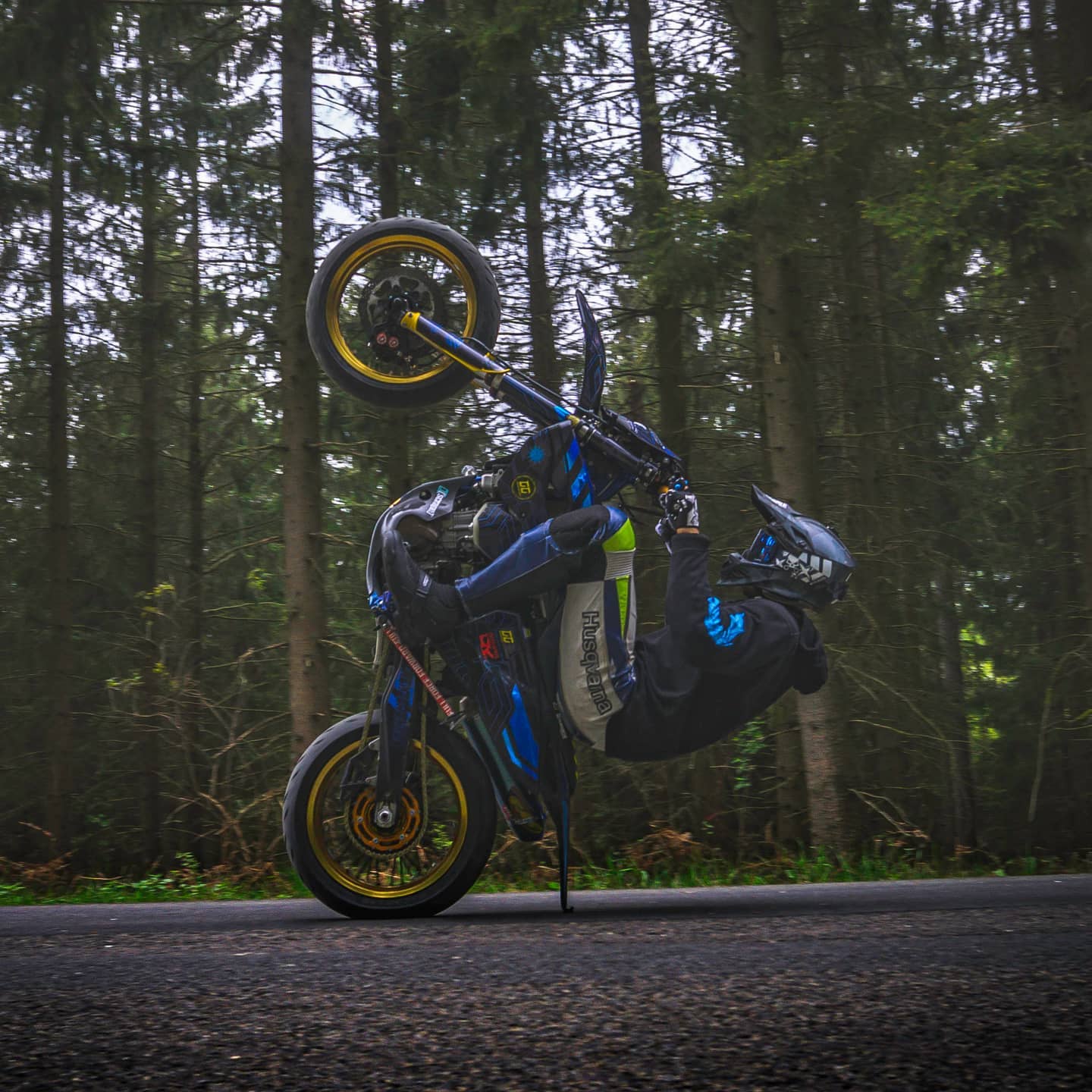 BurnsPix - It's 12 o'clock Babyyy🔥🔥🔥 @querly_official #husqvarna #501 # ...