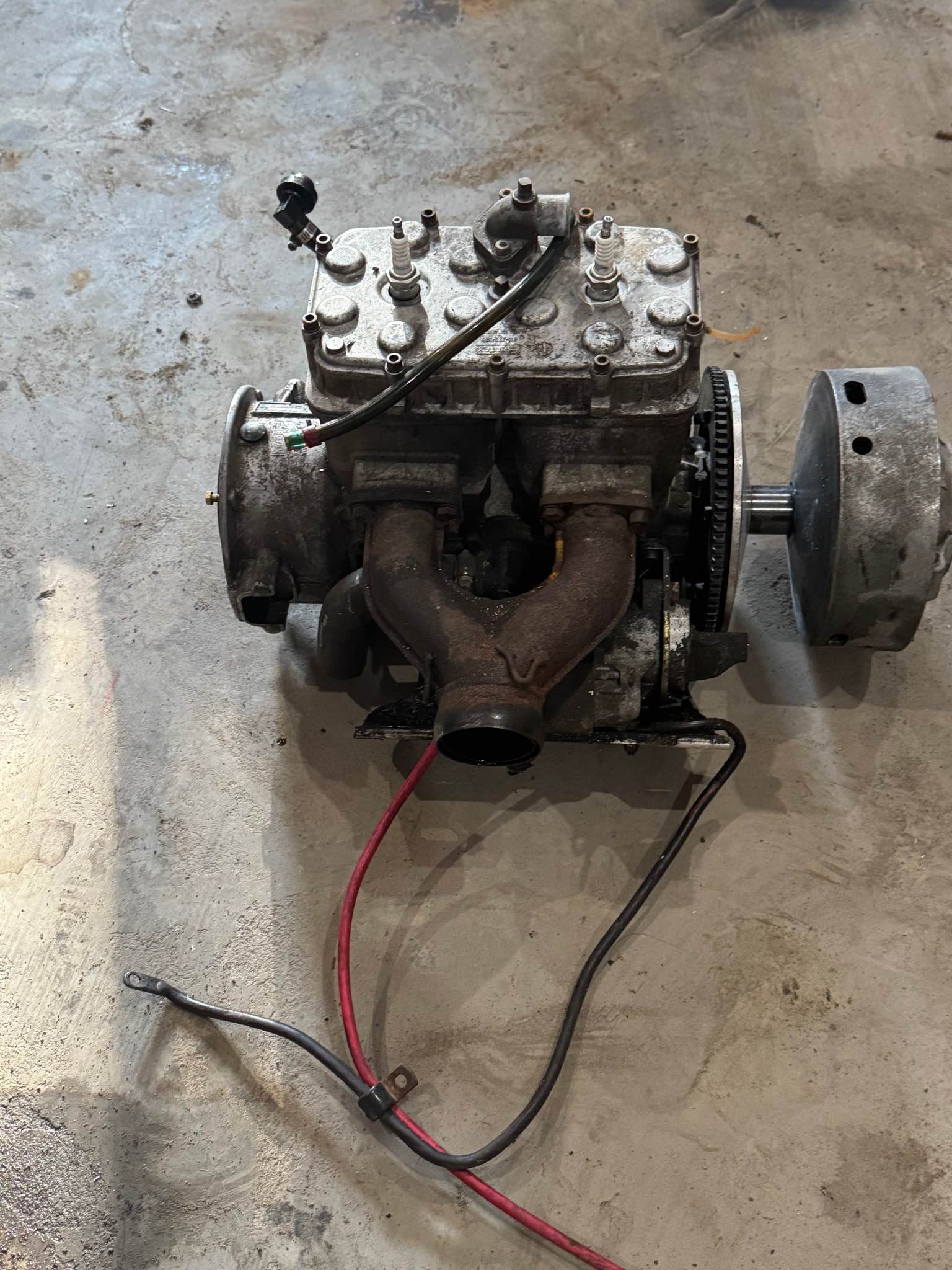 moteur-skidoo-safari-1991-et-le-skidoo-car-engines-engine-parts