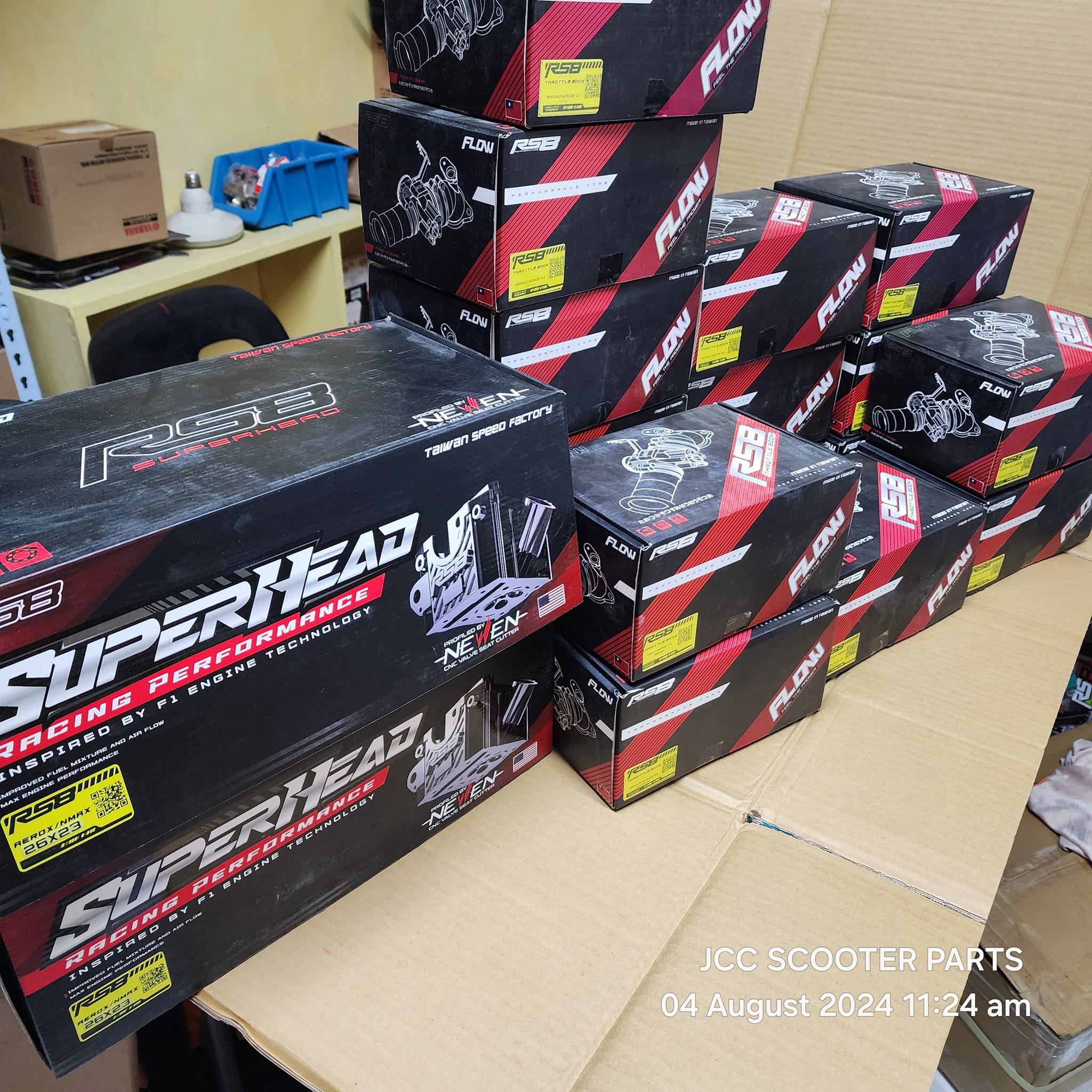 RS8 パフォーマンスマフラー NMAX/AEROX New Arrival. RS8 SUPER HEAD AEROX NMAX 23/26 RS8 DOWN DRAFT