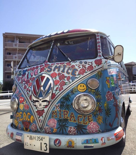 The Grateful Dead VW Kombi tour bus..😎