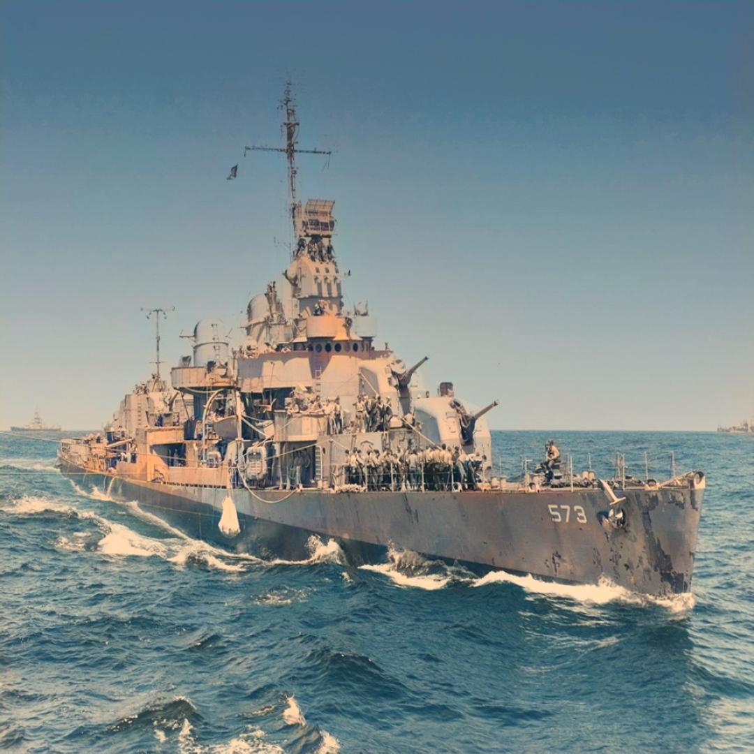 USS Capricornus (aka-57) under way circa 1945
