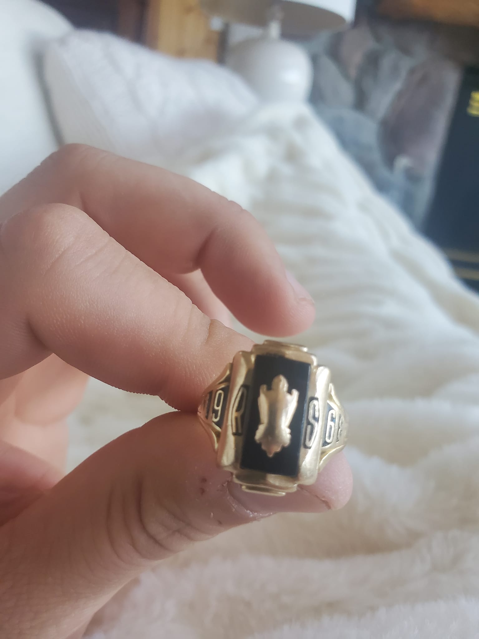 What is the emblem on the 1968 class ring?