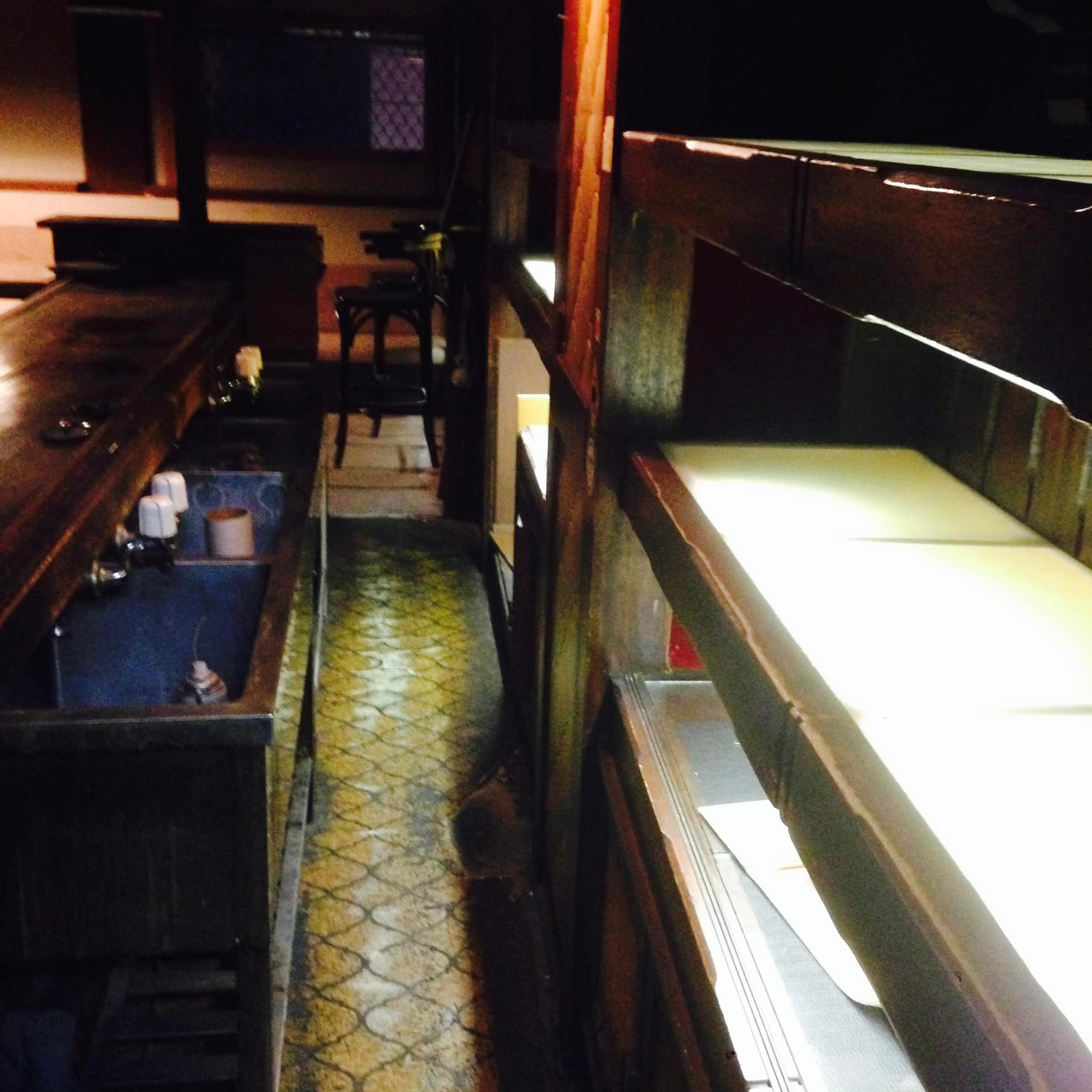 大人 たち の 隠れ 居酒屋 四葉