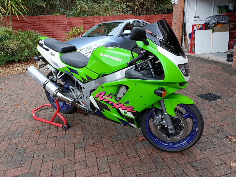 1998 Kwikasfuki zx9r ninja for sale shes basically mint bar 1 or 2