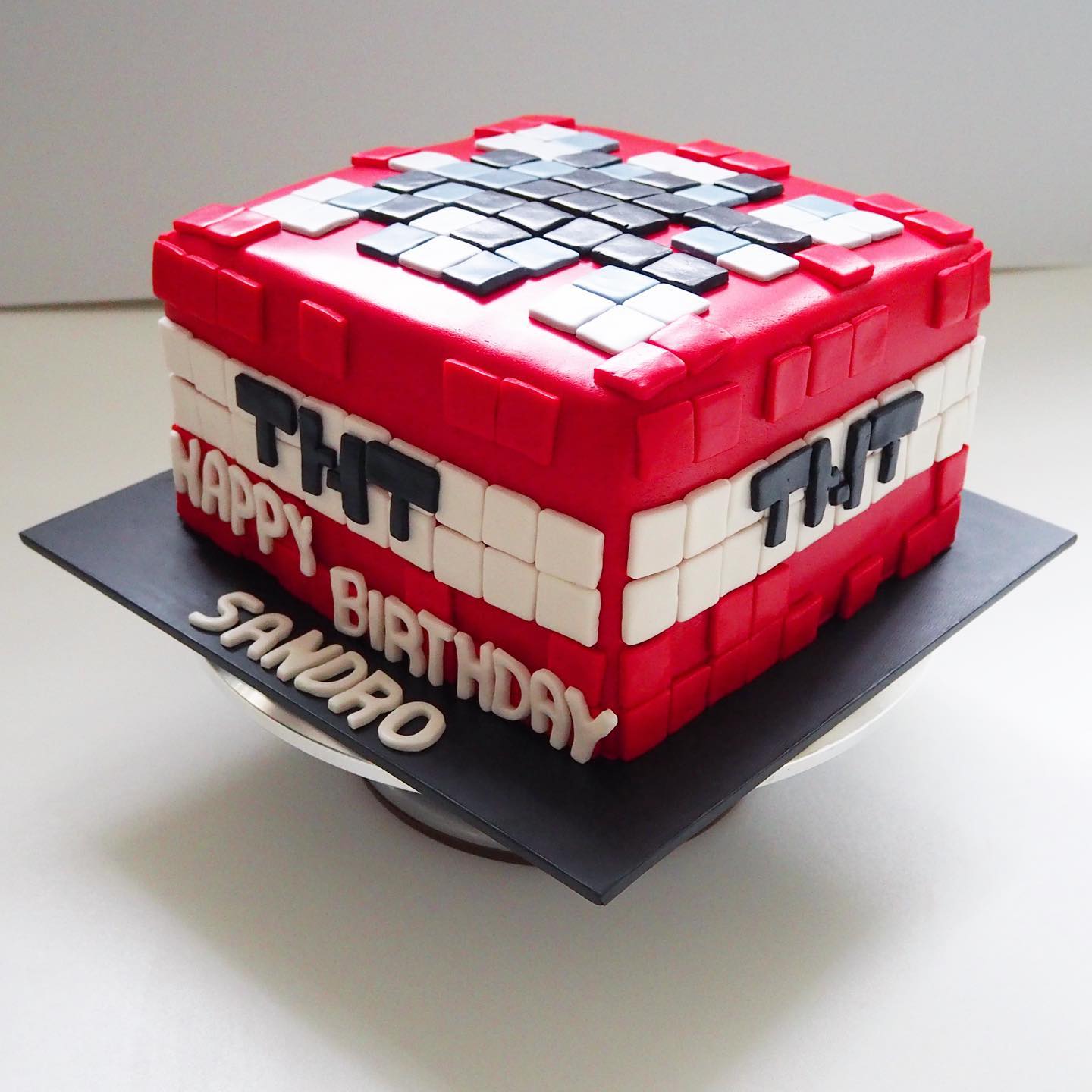 Little Pudding - Minecraft TNT cake and matching cookies...