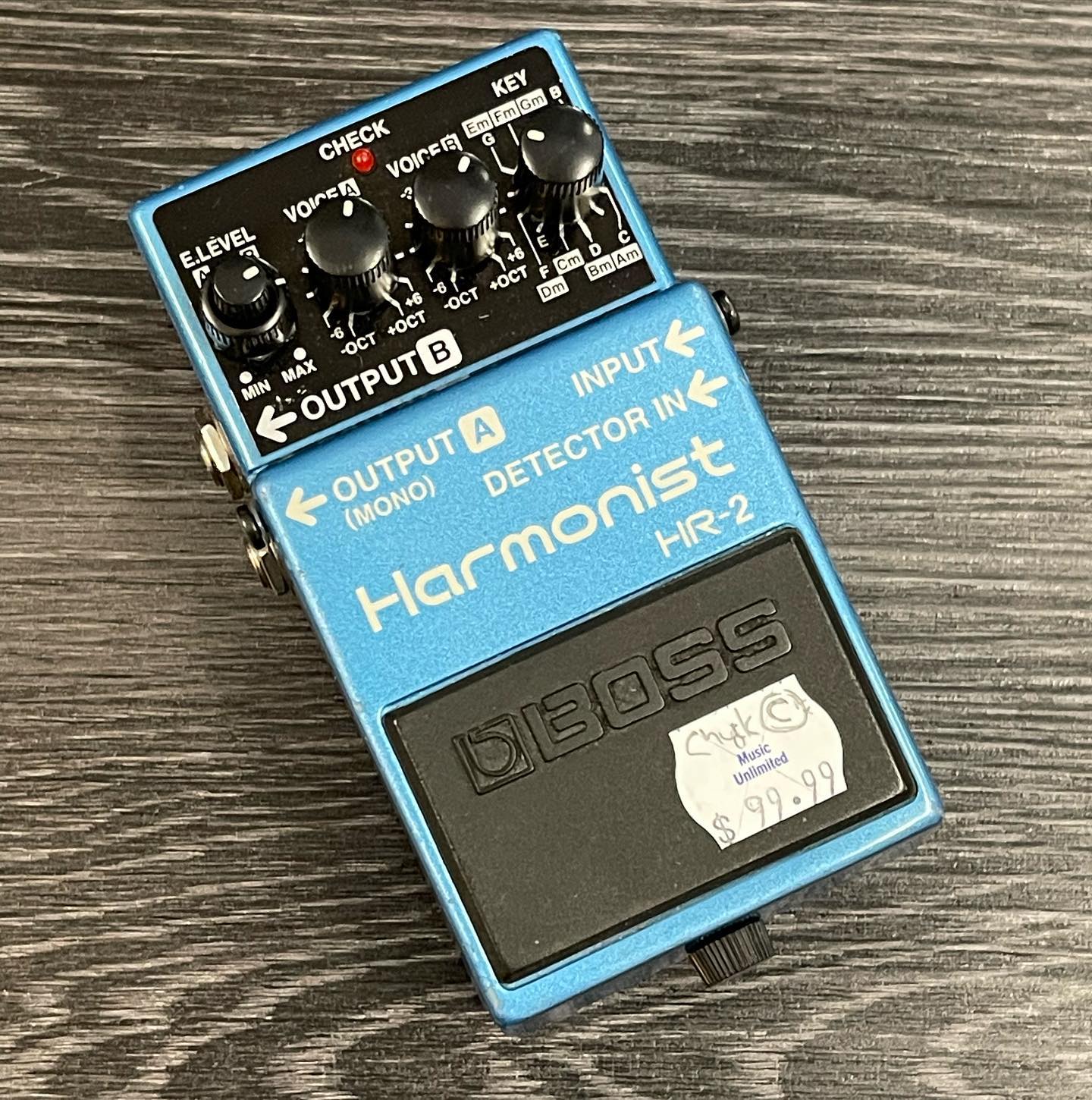 Can the Boss HR2 Harmonist produce octaves?