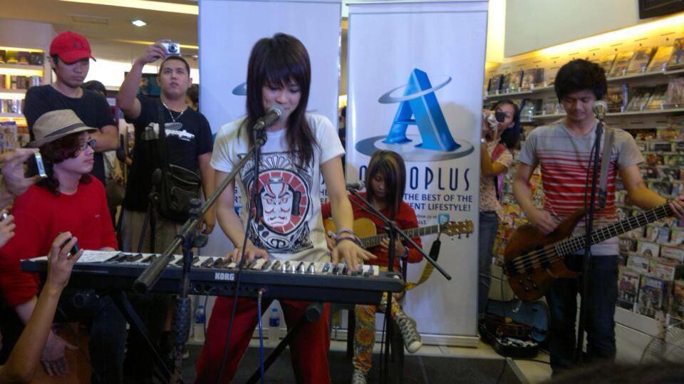 MARY CHEN | Pasig