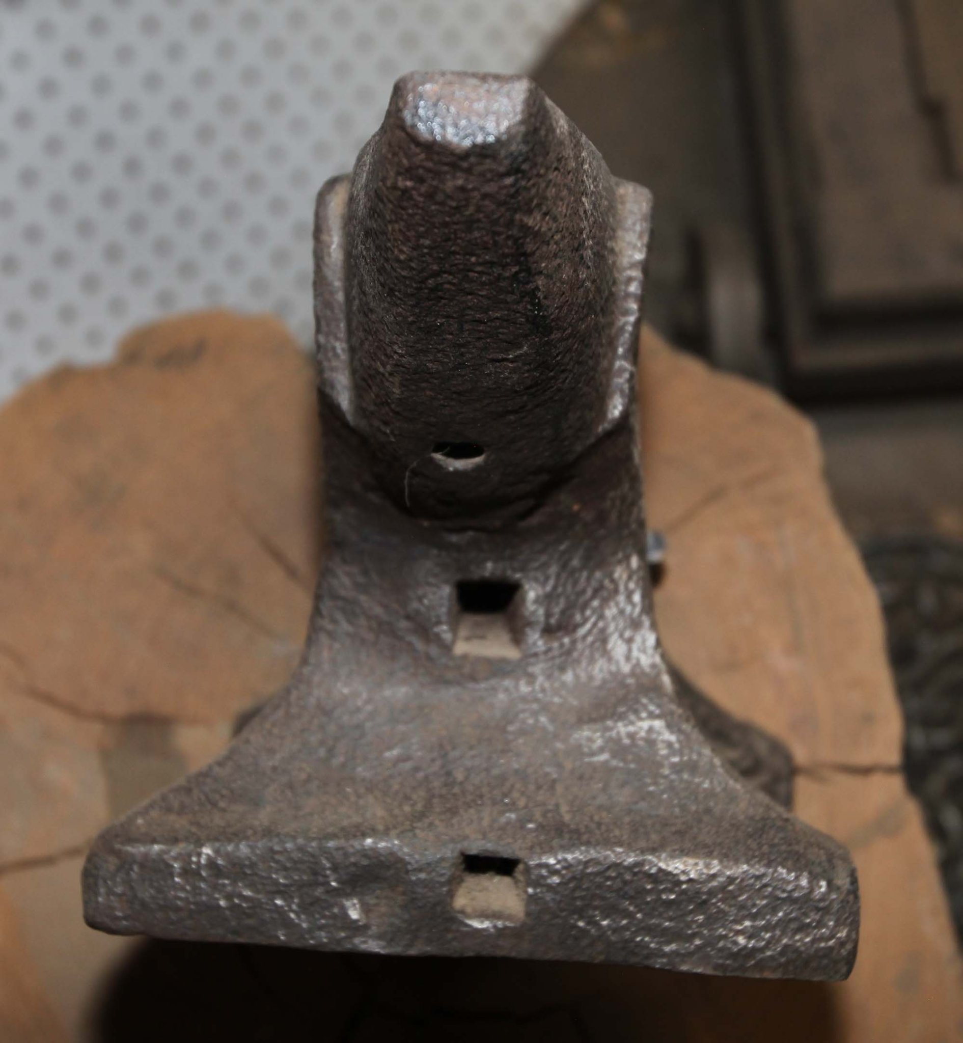 Vintage Rare 92lb Swedish Square Horn Anvil for Sale