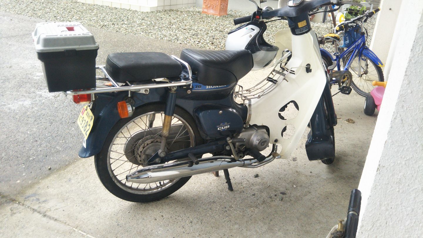 モナカマフラーに交換しました。ヤフオクで1549円でした