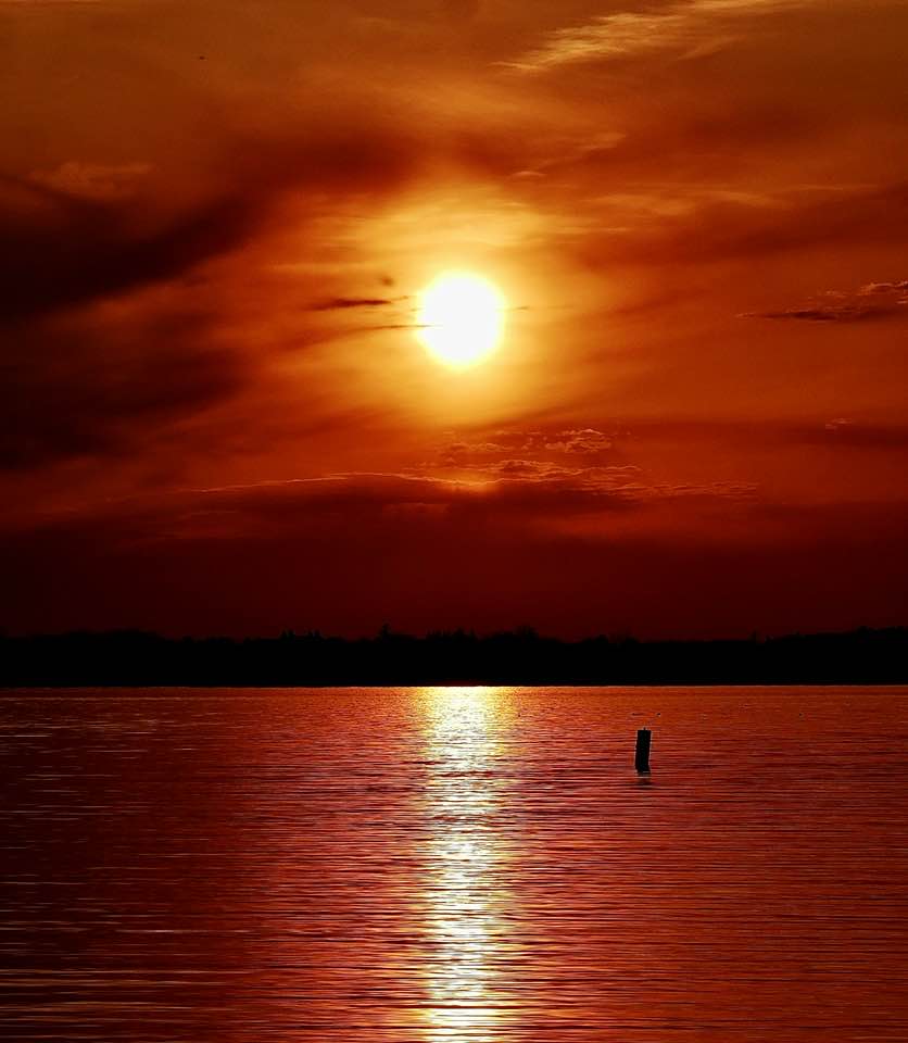 Description of a sunset in Minnesota