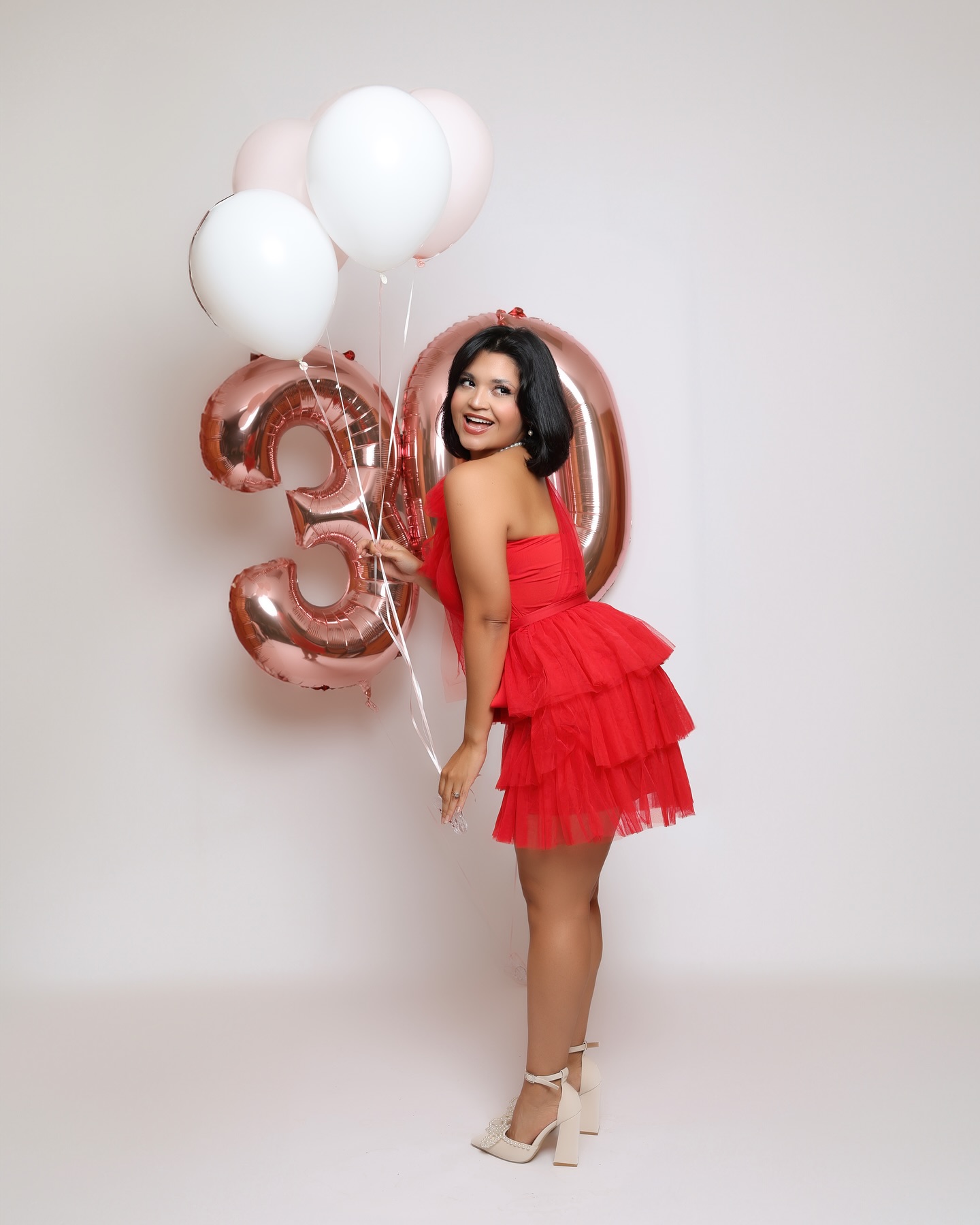 dress for 30th birthday photoshoot You guys!! I felt so pretty creating my shoot!! Ok, so I'm officially 30, classy, beautiful and thriving ☁️🧁🎀🌸🕯️♥️🎂🫧 Happy Birthday to me 🕯️🧁✨🥹 Photos: @bobbythornephotography - - Color:BLACK Grey Premium Asymmetric Sleeveless Category: Dresses