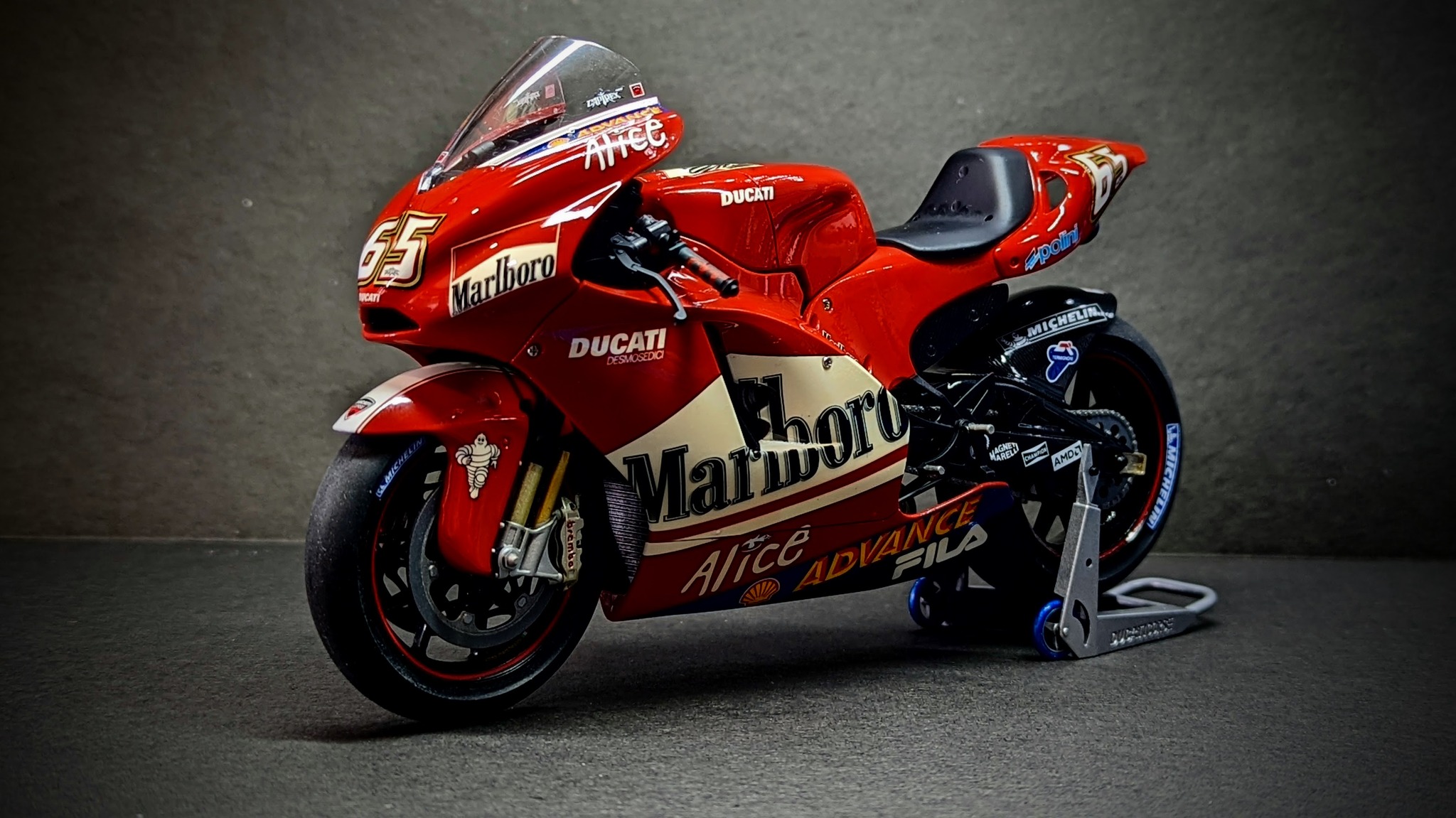 Tamiya 1/12 Ducati Desmosedici GP4 model build