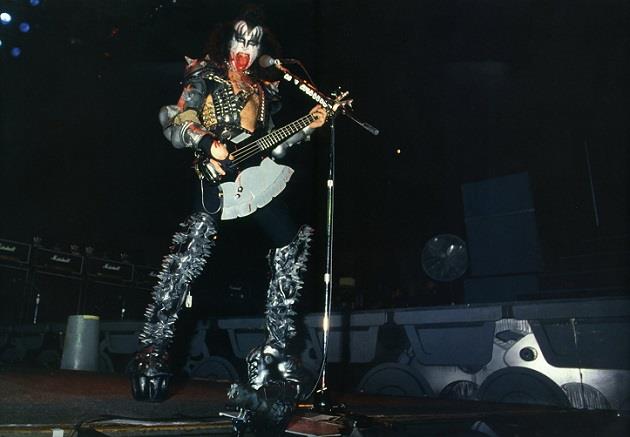 The God - 10th Anniversary/Creatures of the Night Tour Municipal