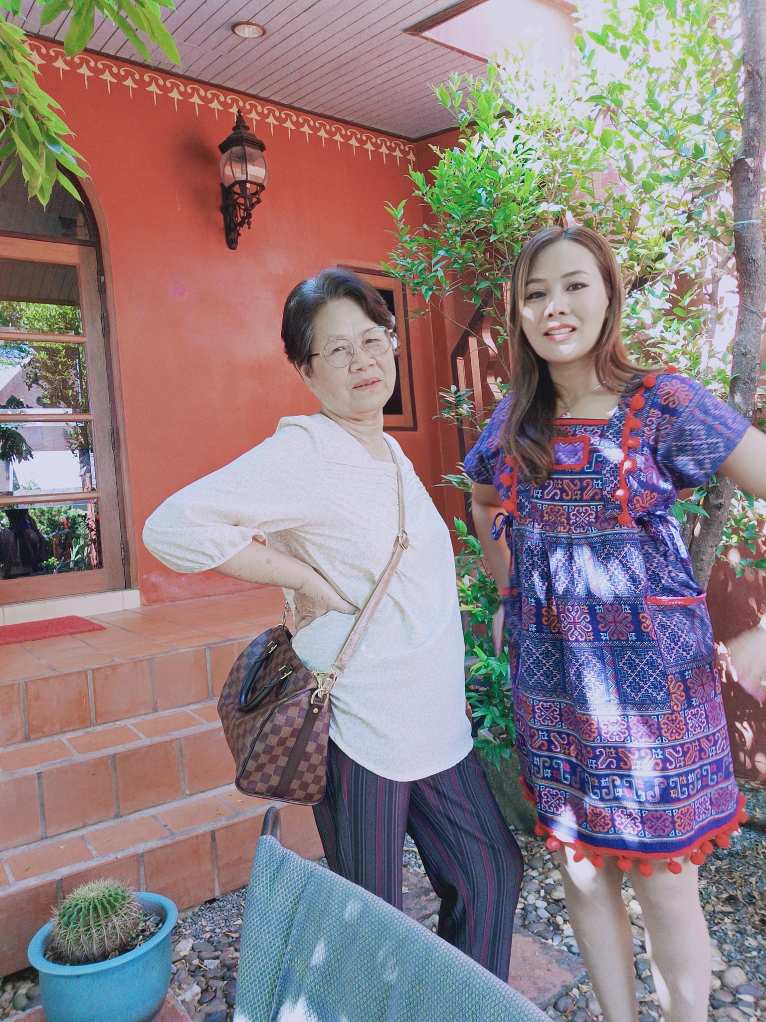 แบรนด์ ดารา | Rangsit