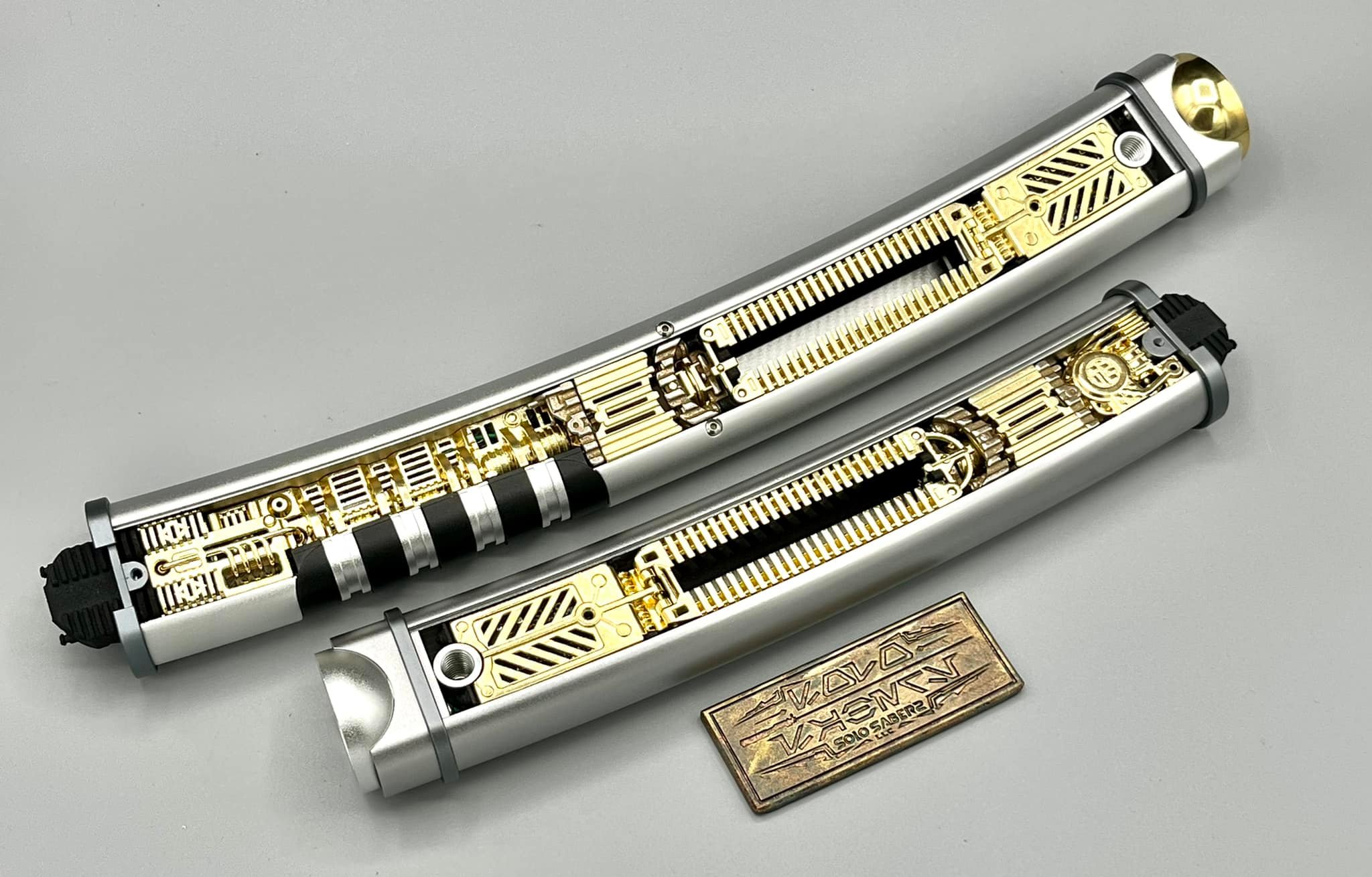 KR sabers and Thrawn hunter lightsaber chassis options