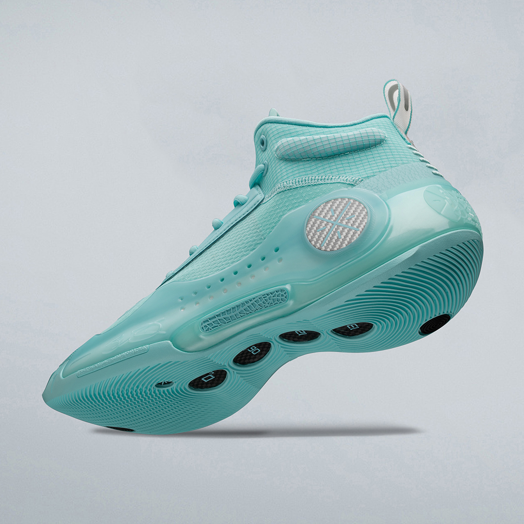 Presenting the Li-Ning Way of Wade 10 'Mint'. We're continuing in