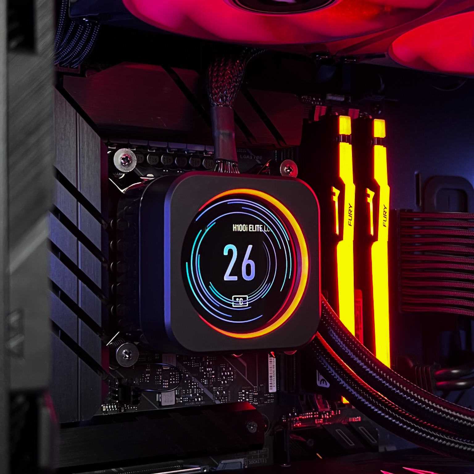 What parts are best for an Intel Core i7-13700K gaming PC build?