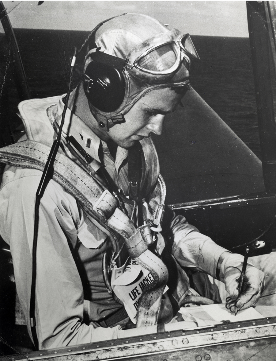 Navy Plot George H. W. Bush n TBM Avenger, 1944 : r/wwpcs