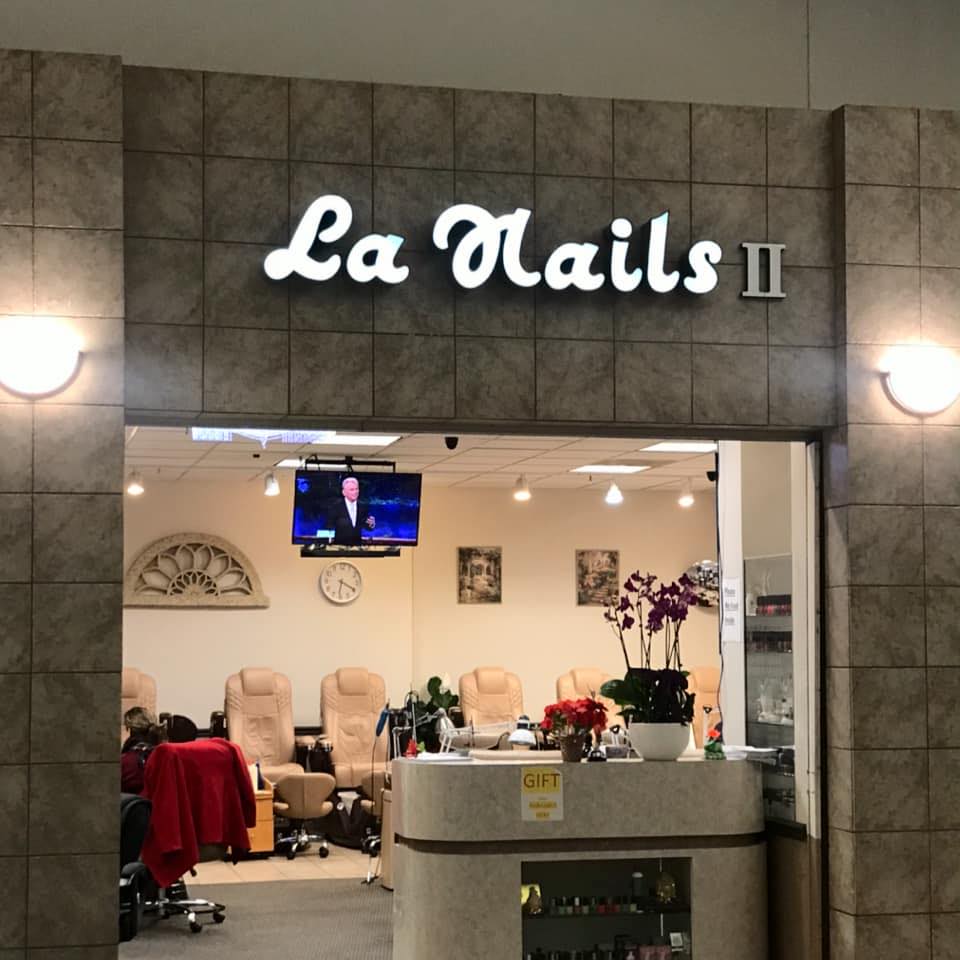 La Nails II - La Nails II added a new photo.