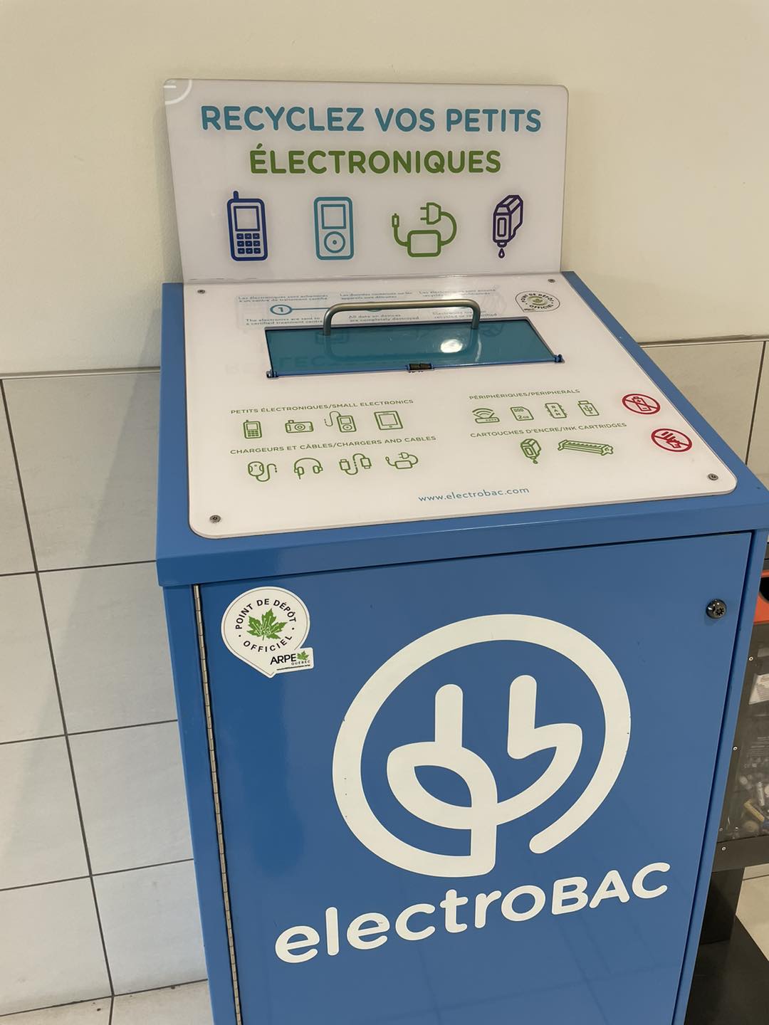 Tricentris - Avez-vous déjà vu ces boites ? Pour vous départir de façon ...