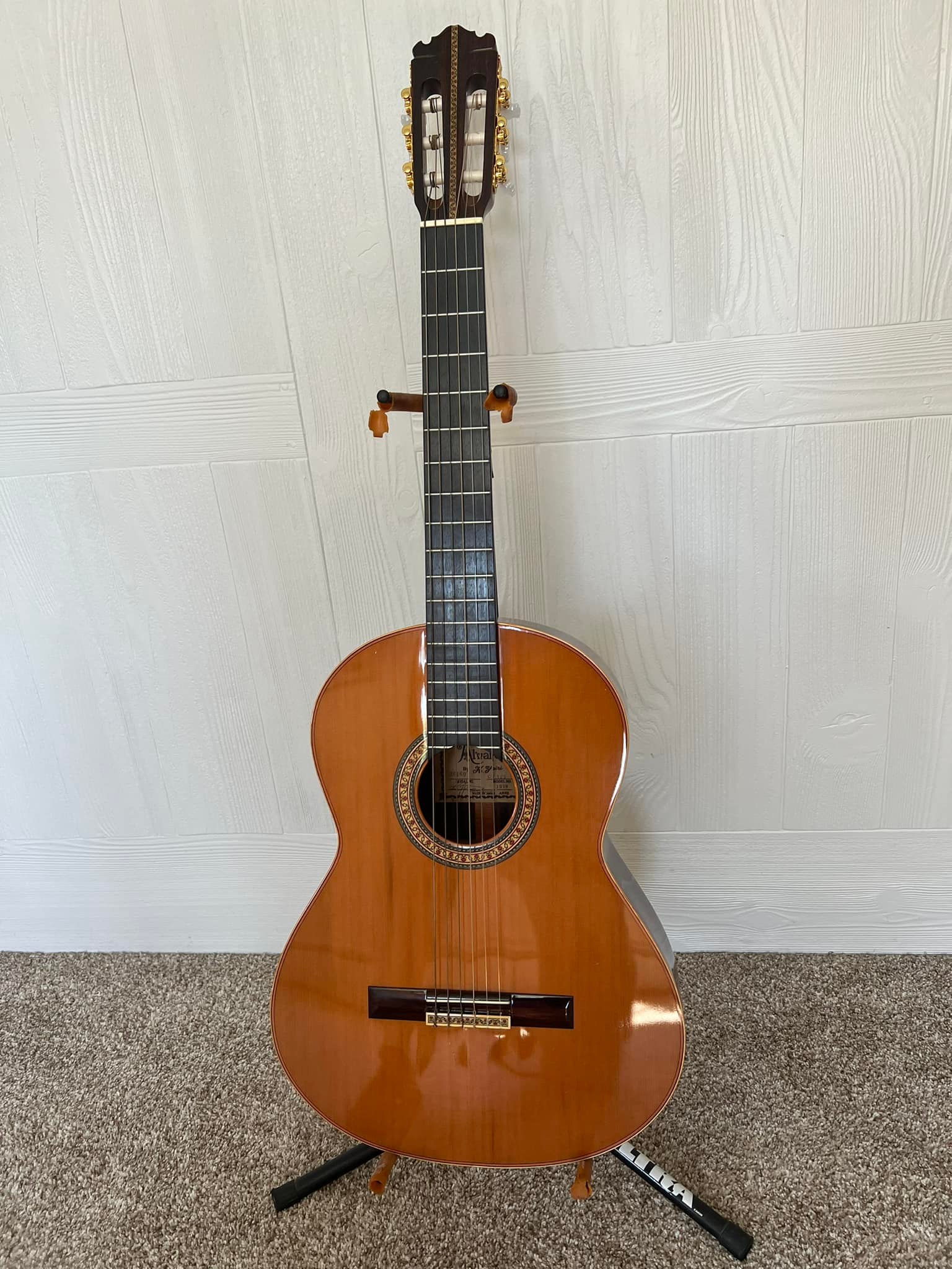 Received Alvarez Yairi gy-2e jumbo guitar