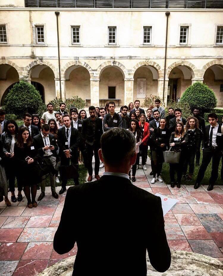 Nous avons l’honneur de vous présenter notre bureau pour l’année 2023 ...