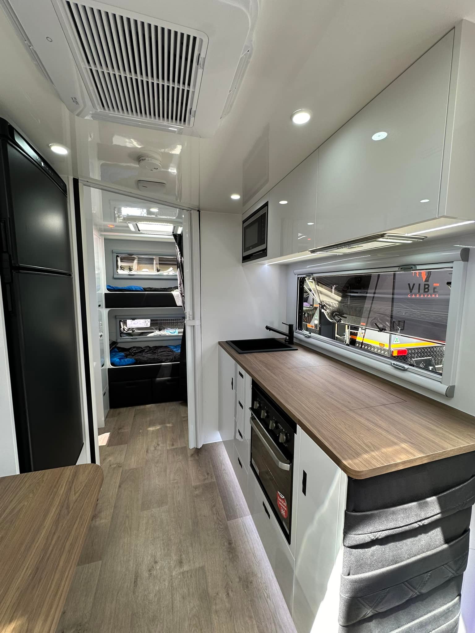 Australian Caravans, Motorhomes & Fifth Wheels