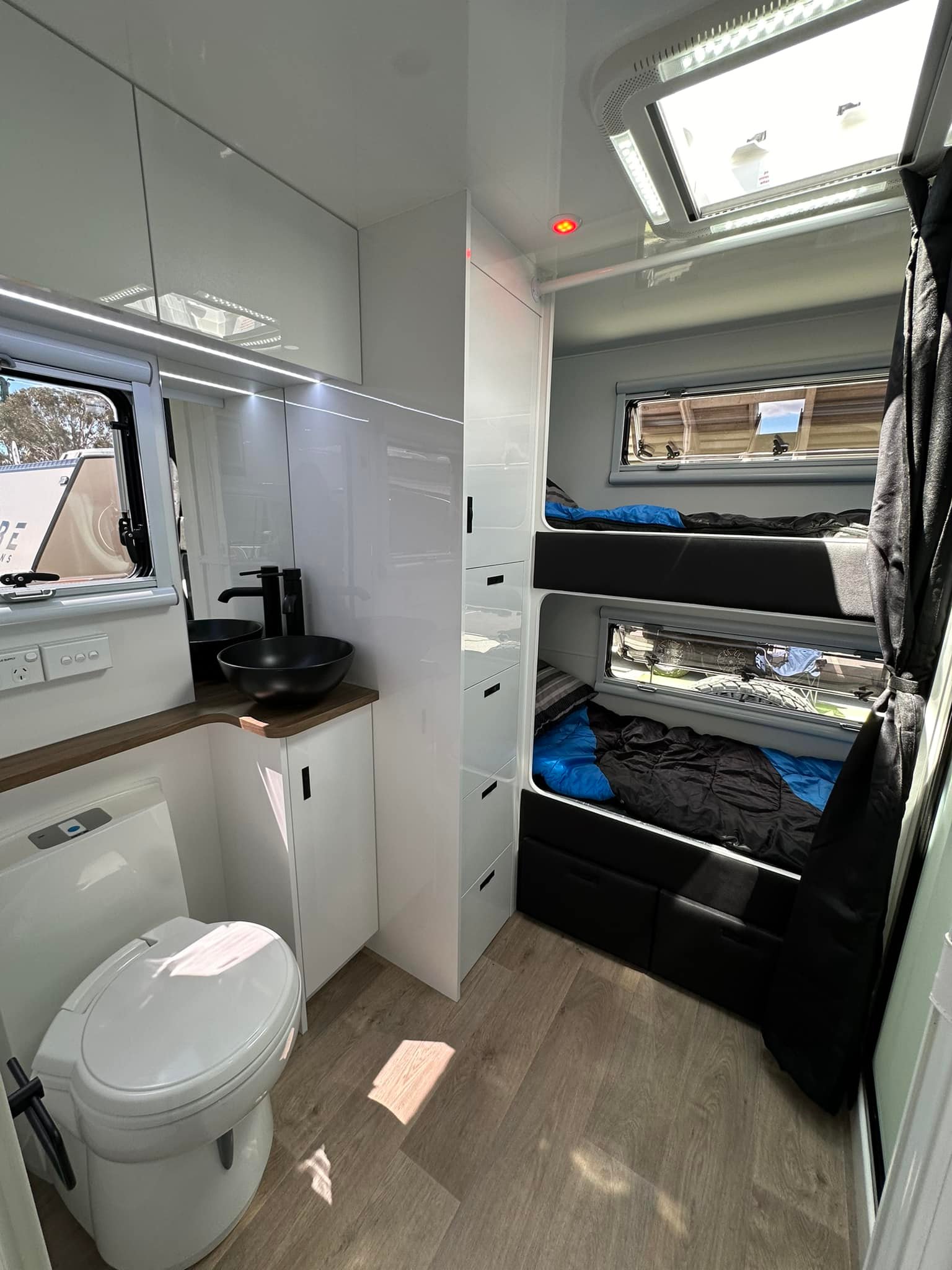 Australian Caravans, Motorhomes & Fifth Wheels