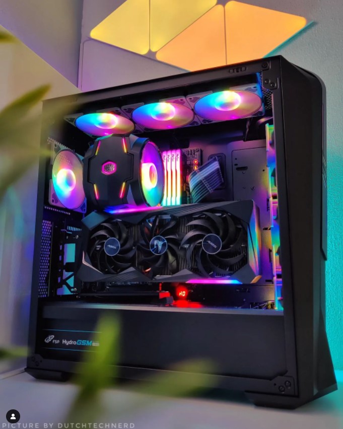 FSP Global - Fancy RGB PC Build with #HydroGSMLite PRO...