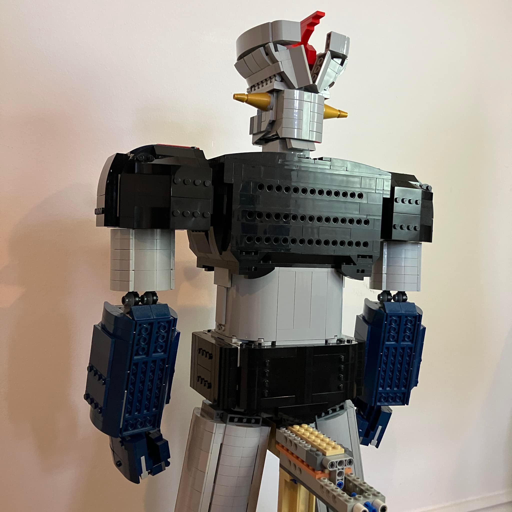 LEGO King Size Mazinger Z Height: 26.5” (67cm) Width: 12” (30cm 