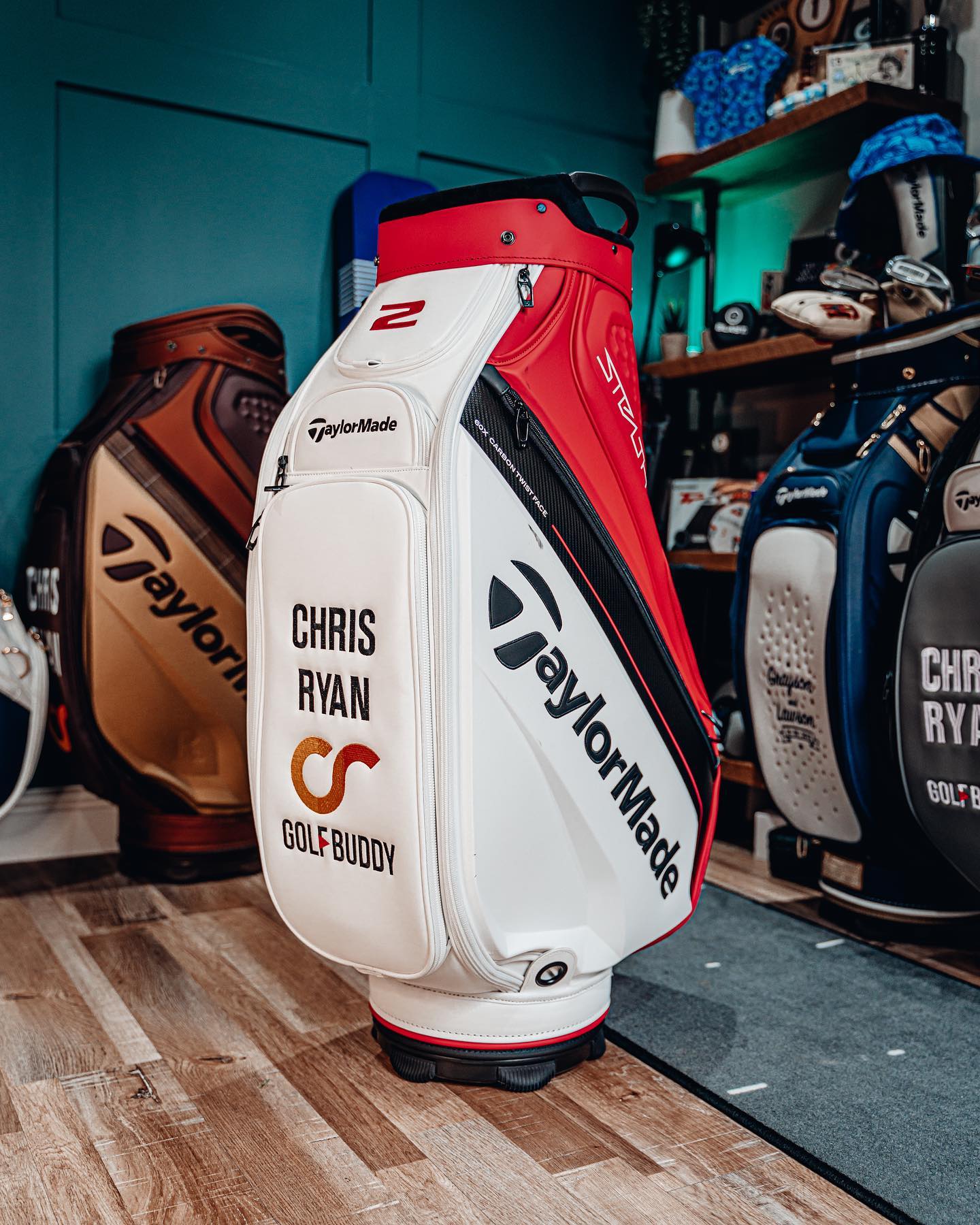 👀 First look at the TaylorMade Golf SIM2 tour bag 2021 😍 TAG a