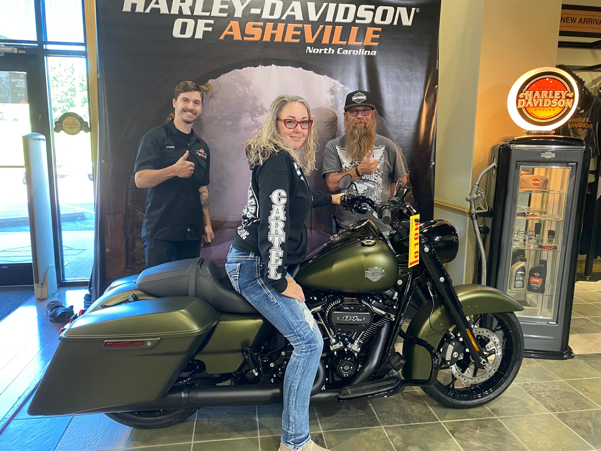 It's good to be king….2022 Road King Special in Mineral Green