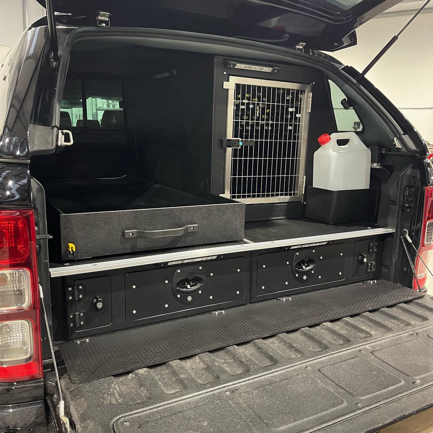 Ford Ranger MS-RT Hunter Pick... - Animal Transit Boxes Ltd