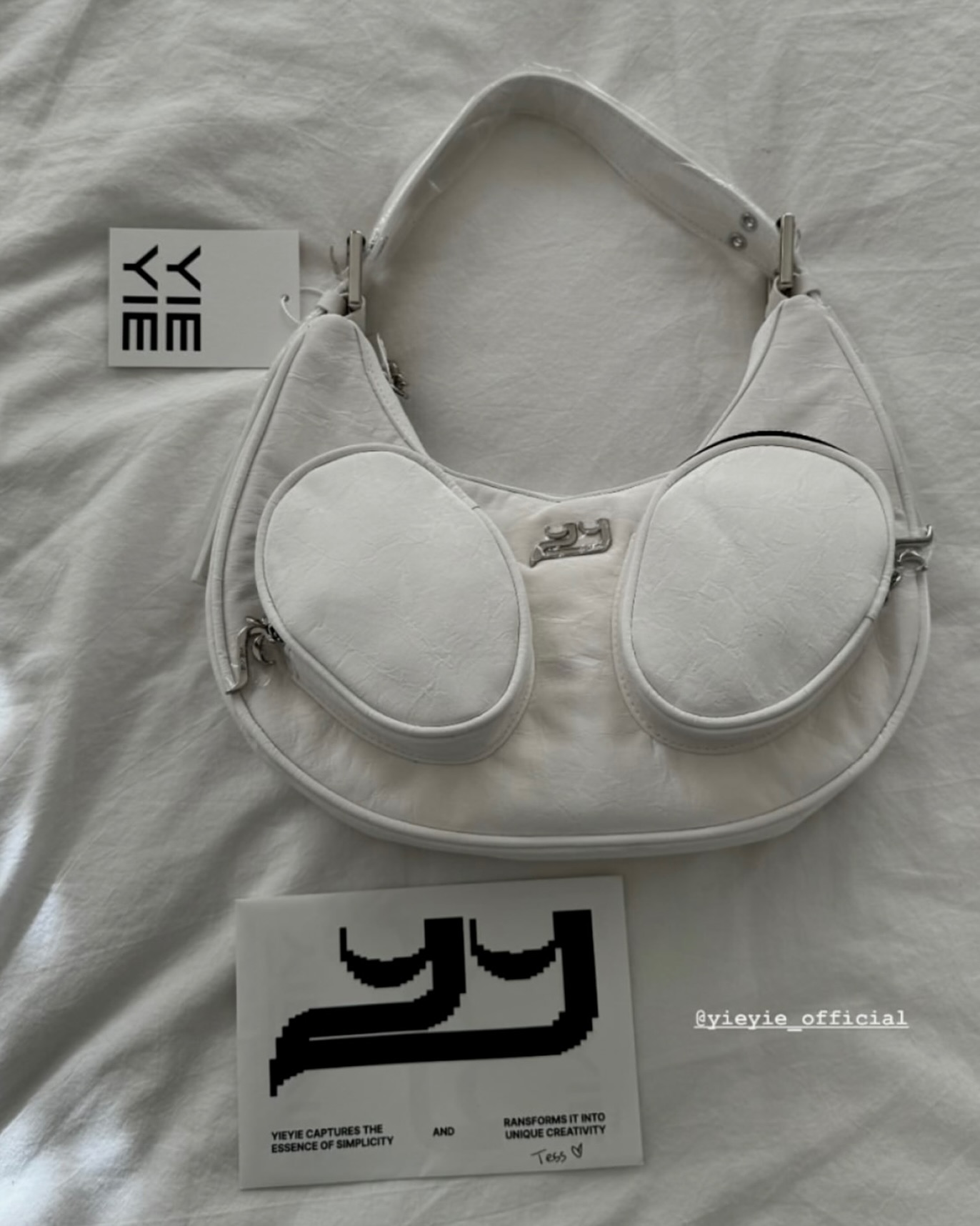 Yieyie - LUNA BAG in White ?? #yieyie #이에이에 #yieyielunabag 