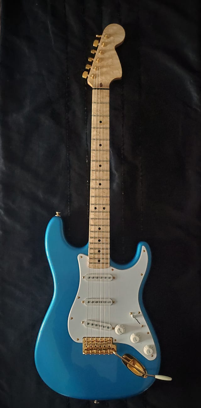 Warmoth neck vintage modern Fender strat with custom specs