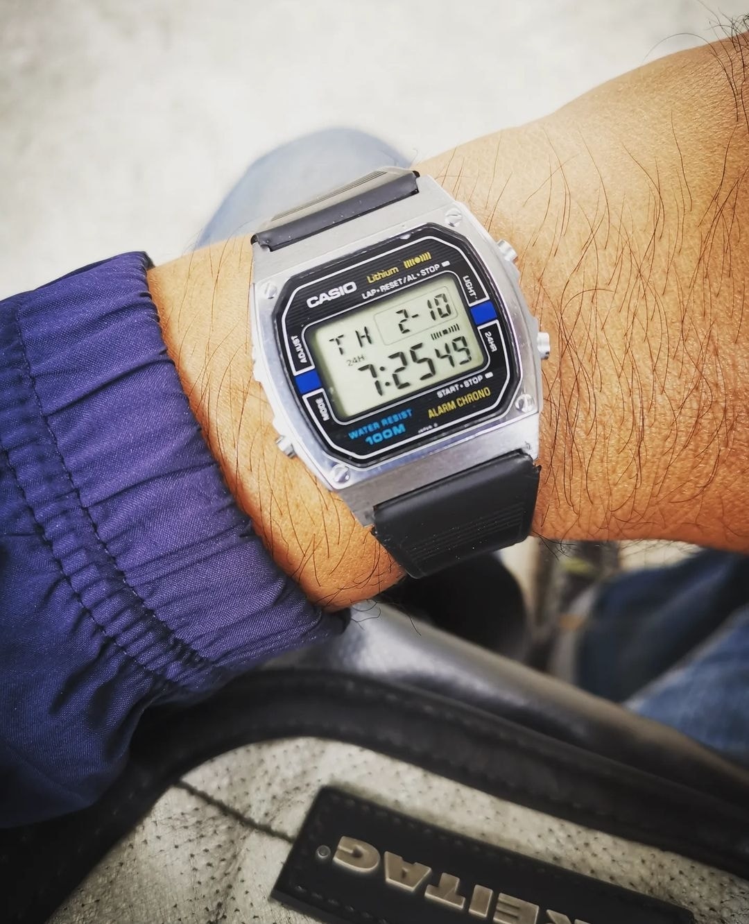 Casio w-760 watch features and description