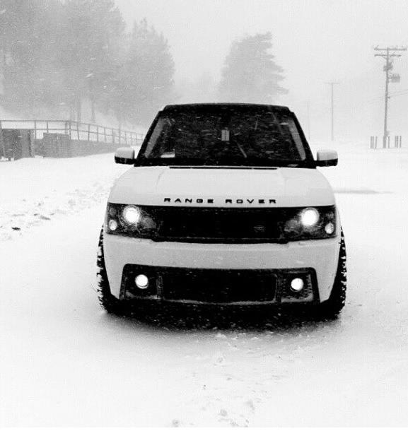 Now available! • Check out this stunning 2025 Range Rover Sport P460e ...