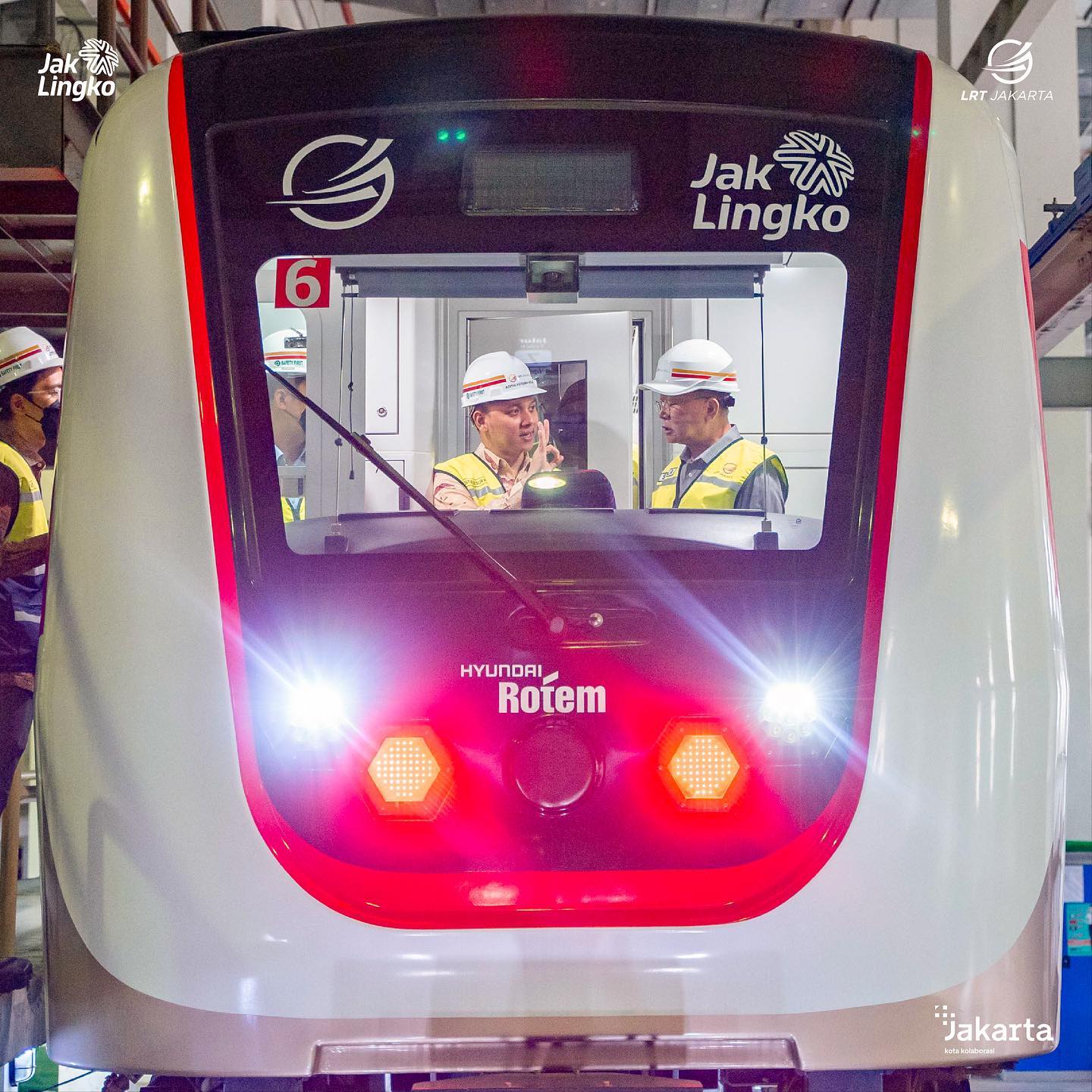 LRT Jakarta - Sebagai operator kereta listrik modern di...