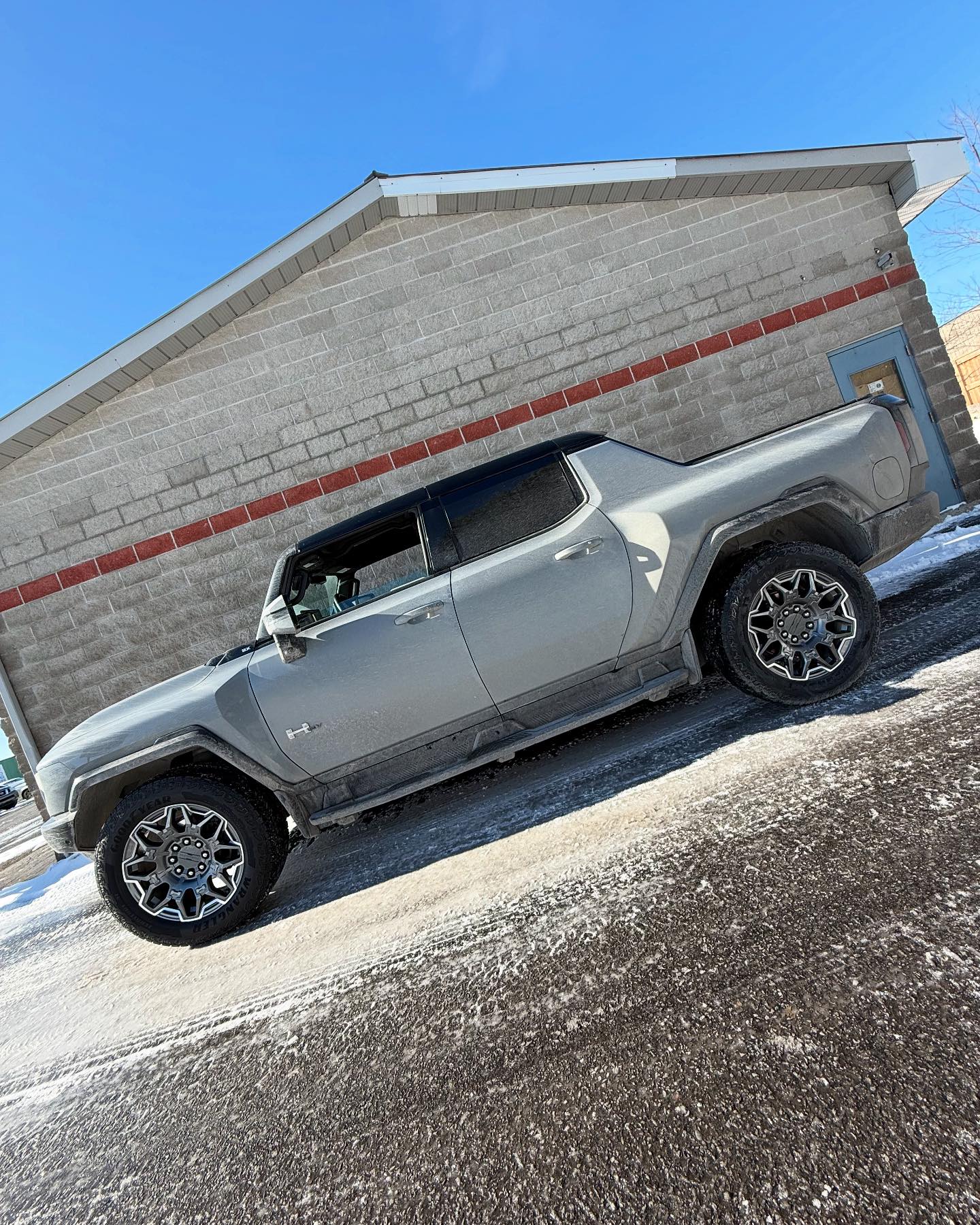 Kanata Wheels - Meet the 10,000lb, 1,000HP, 11,500lb-ft of... | Facebook