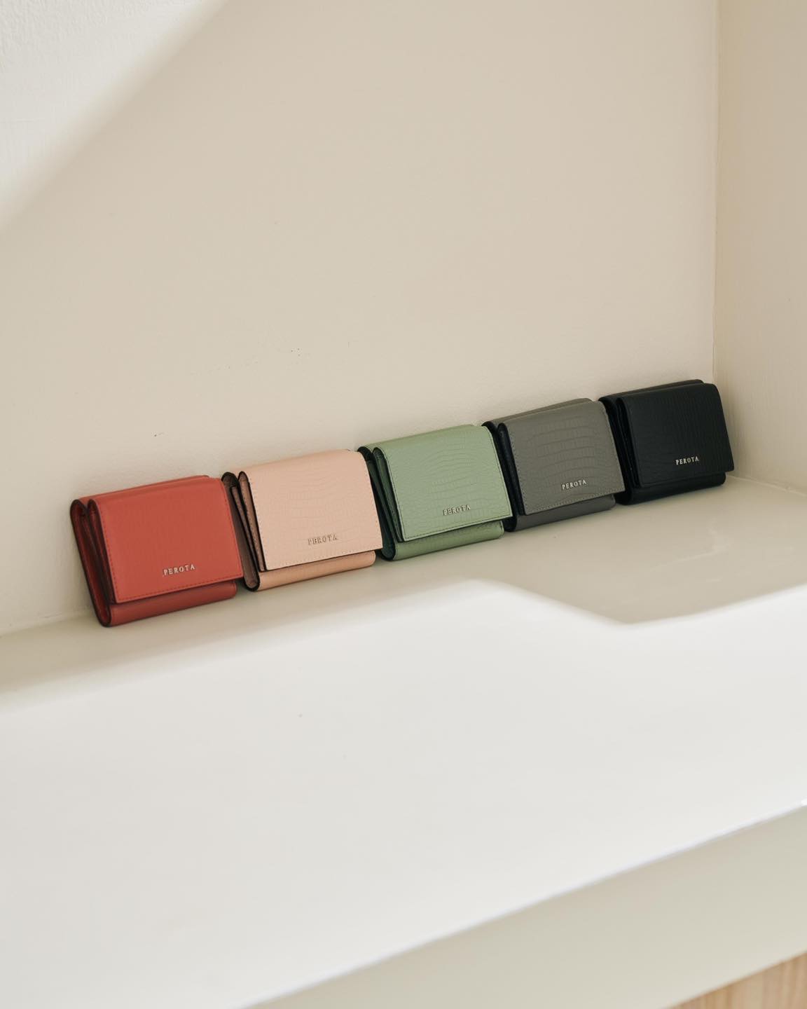 Perota - PEROTA “CHIFFON” Wallet ราคา : 920 บาท แถมกล่อง...