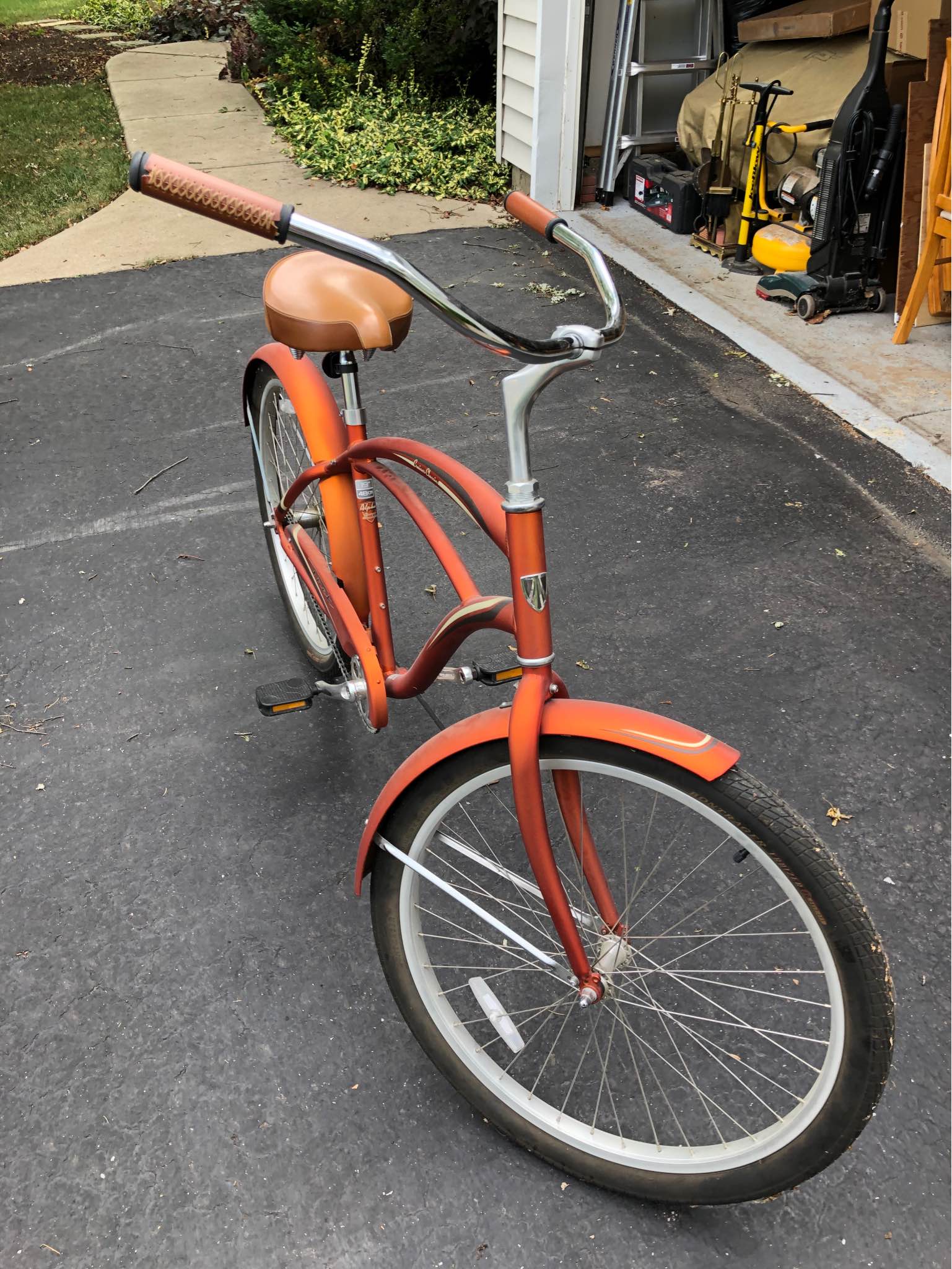 trek cruiser bicycles TOWNIE GO! S Aluminum Electra Shark Grey SM and features disc brakes for incredible stopping power Trek Cruiser Classic Beach Bike